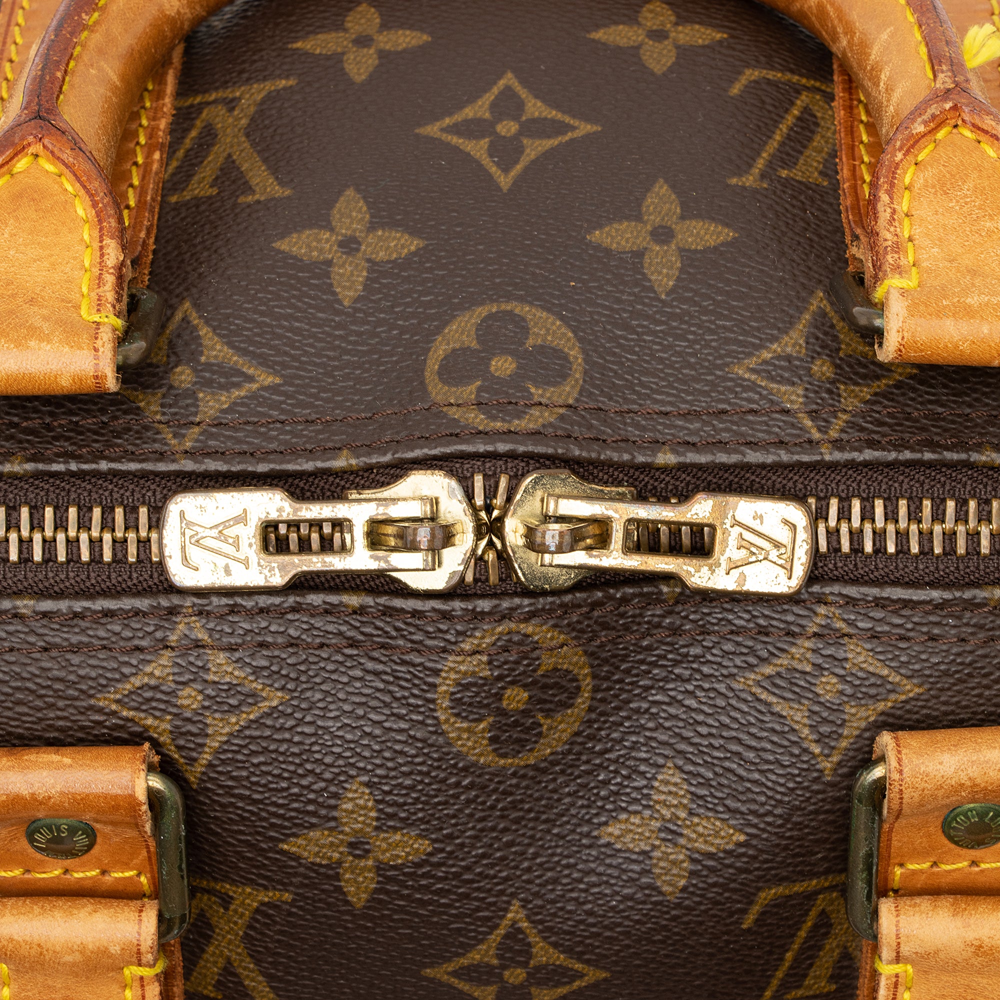 Louis Vuitton Vintage Monogram Canvas Keepall Bandouliere 45 Duffle Bag (SHF-23676)