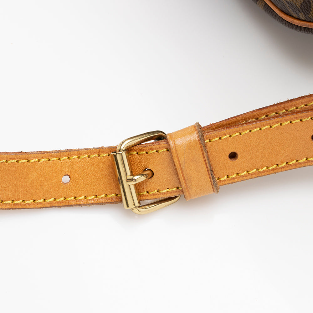 Louis Vuitton Vintage Monogram Canvas Saumur 30 Messenger Bag (SHF-14248)