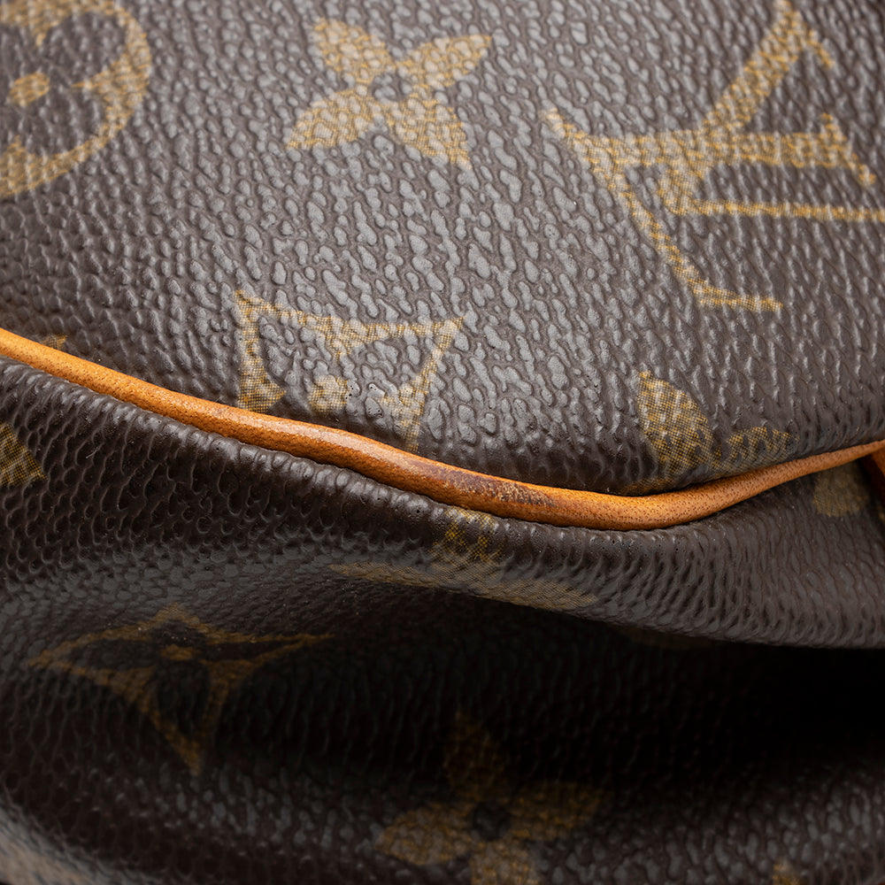 Louis Vuitton Vintage Monogram Canvas Saumur 30 Messenger Bag (SHF-14248)