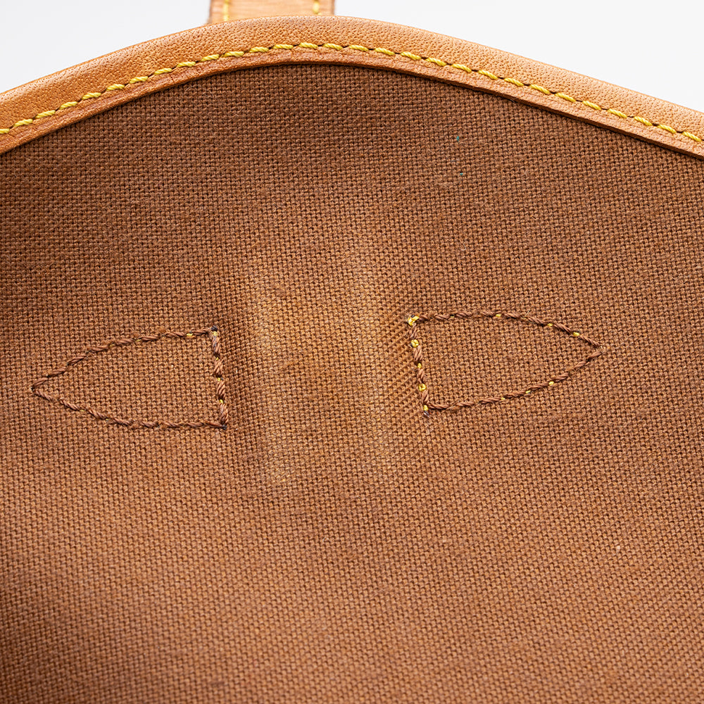 Louis Vuitton Vintage Monogram Canvas Saumur 30 Messenger Bag (SHF-14248)