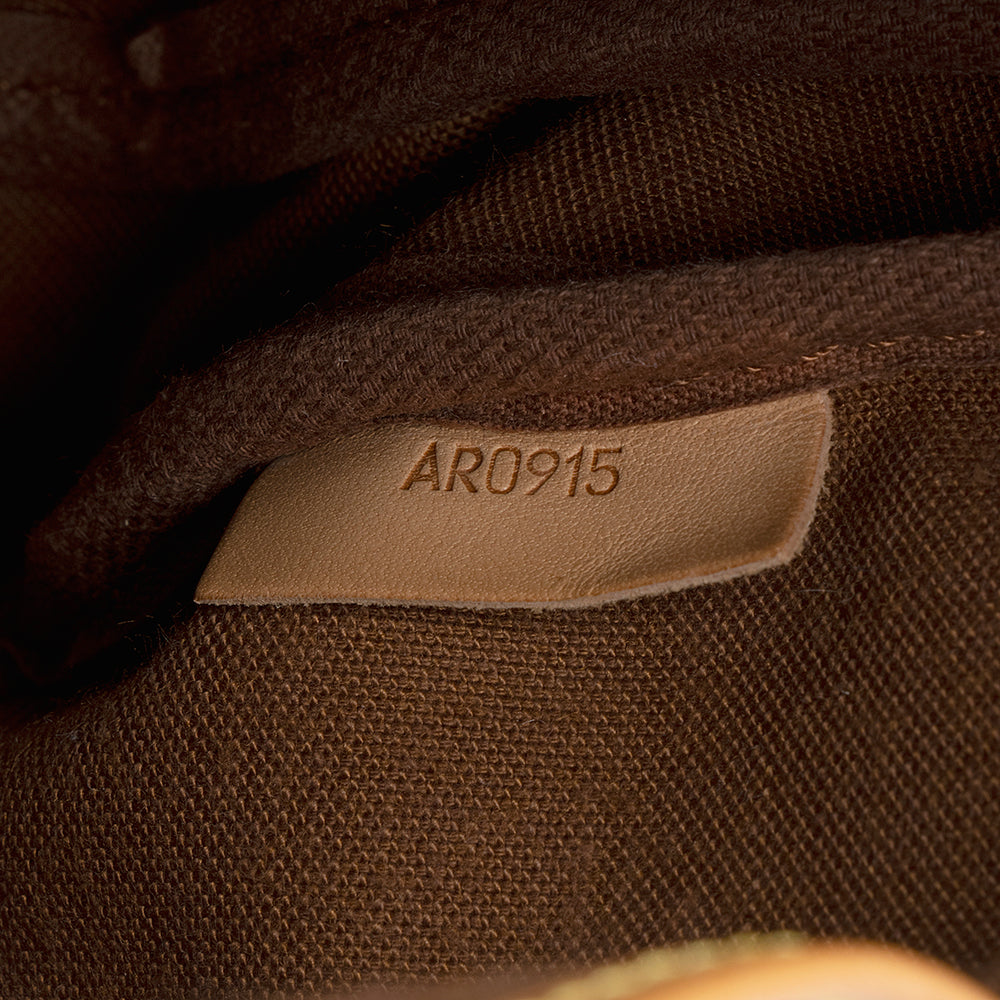 Louis Vuitton Vintage Monogram Canvas Saumur 30 Messenger Bag (SHF-20788)