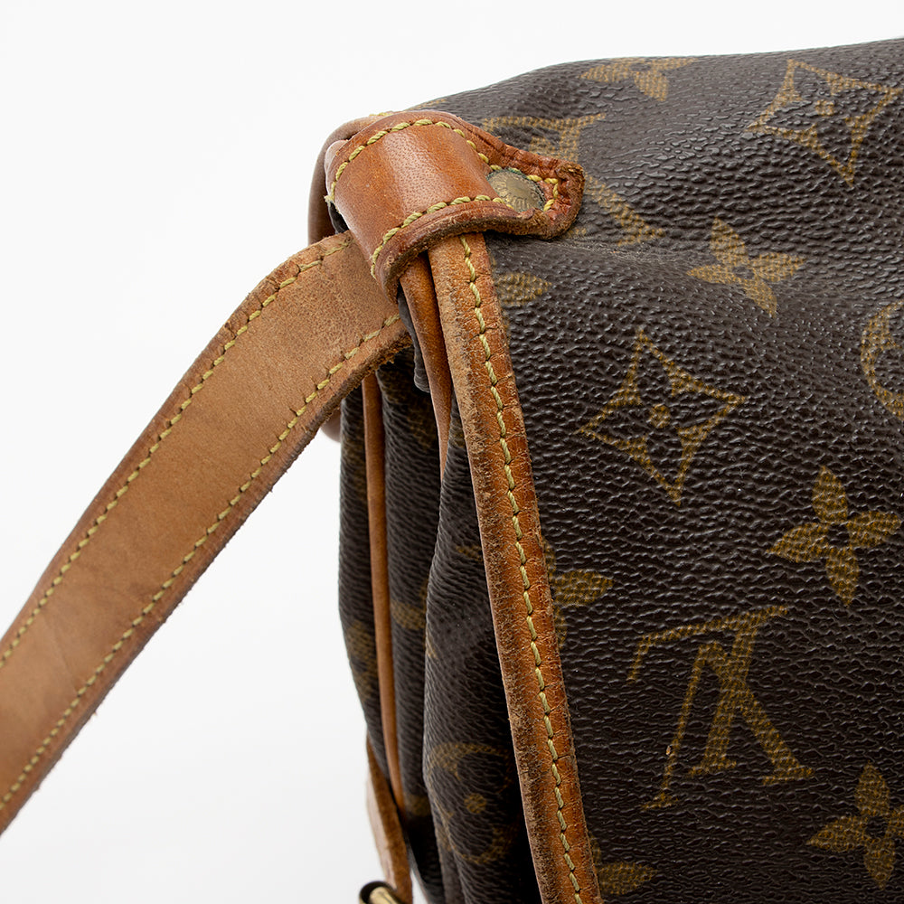 Louis Vuitton Vintage Monogram Canvas Saumur 30 Messenger Bag (SHF-20683)