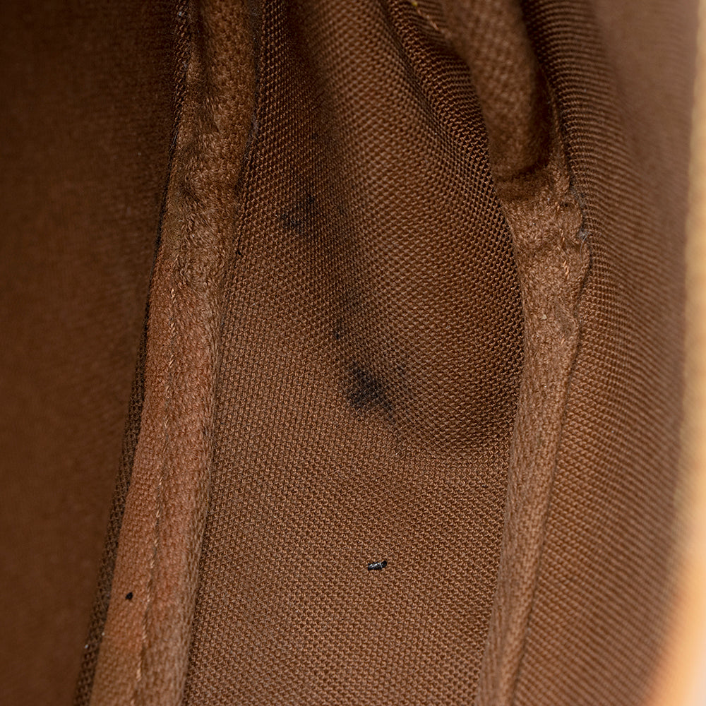 Louis Vuitton Vintage Monogram Canvas Saumur 30 Messenger Bag (SHF-20683)