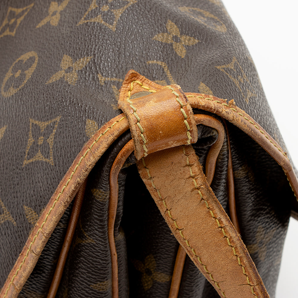 Louis Vuitton Vintage Monogram Canvas Saumur 30 Messenger Bag (SHF-20683)