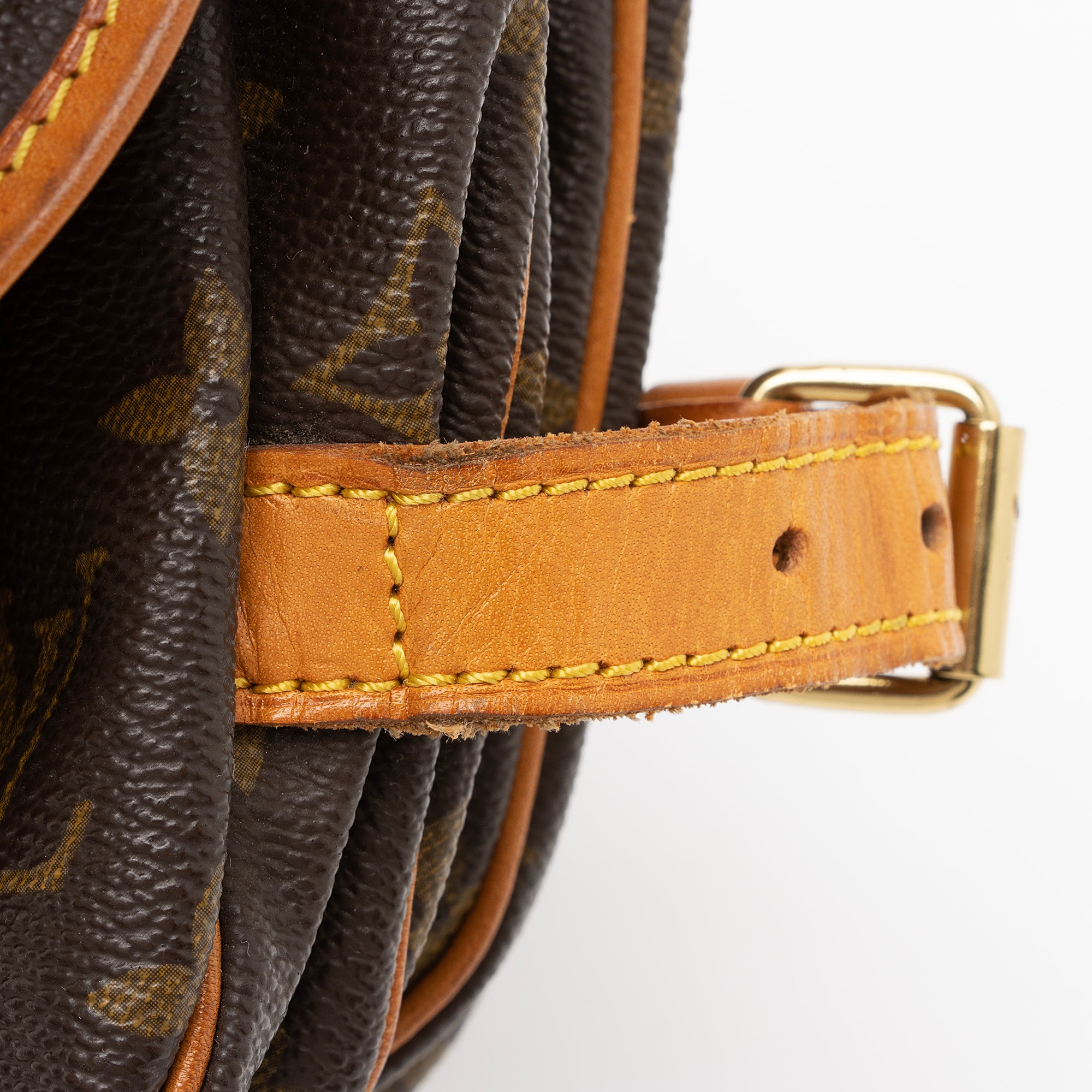 Louis Vuitton Vintage Monogram Canvas Saumur 30 Messenger Bag (SHF-qN3Go7)