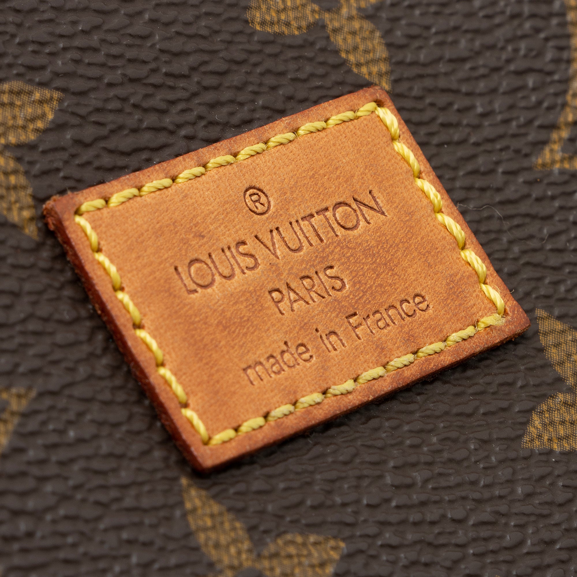 Louis Vuitton Vintage Monogram Canvas Saumur 30 Messenger Bag (SHF-F6ygbP)