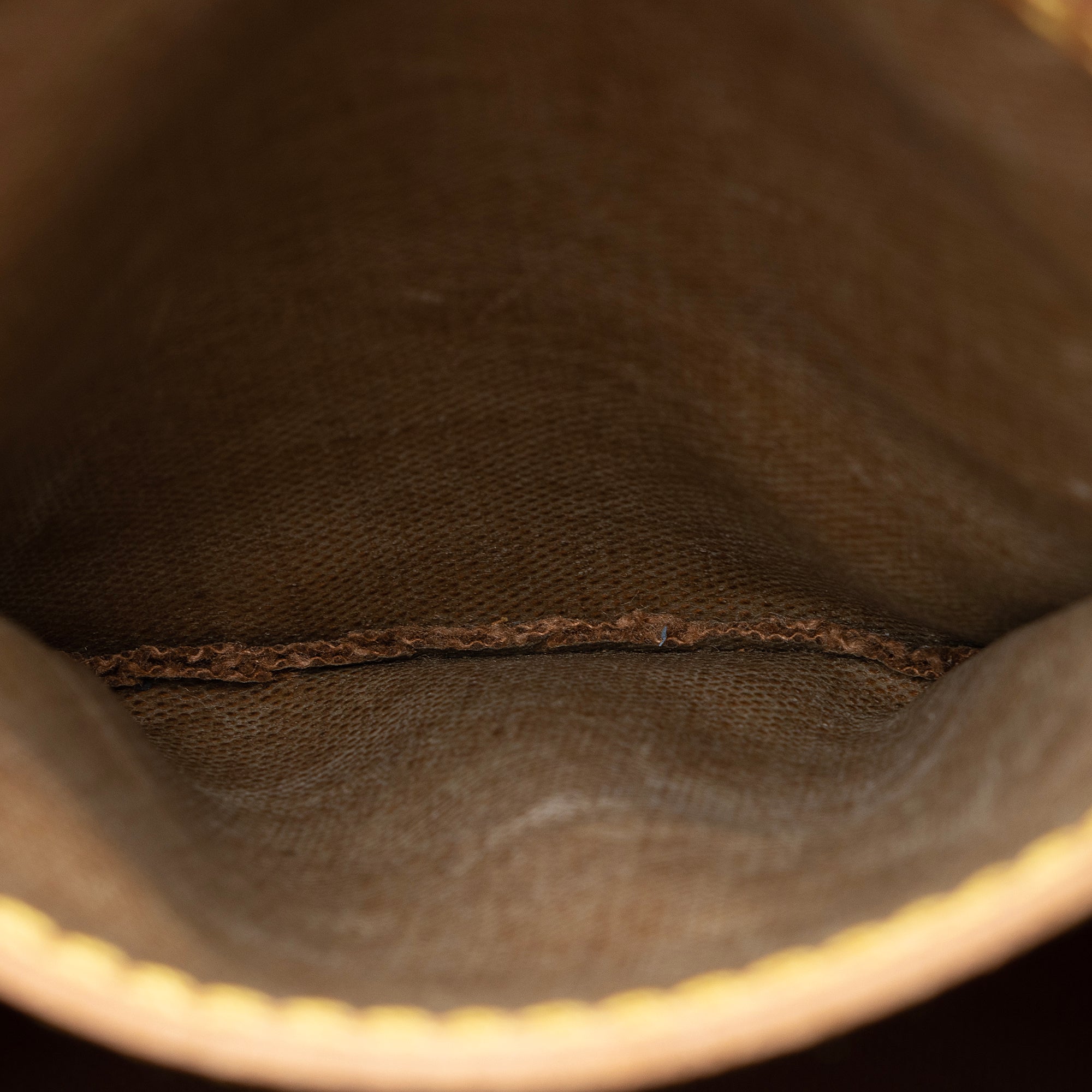 Louis Vuitton Vintage Monogram Canvas Speedy 35 Satchel (SHF-22507)