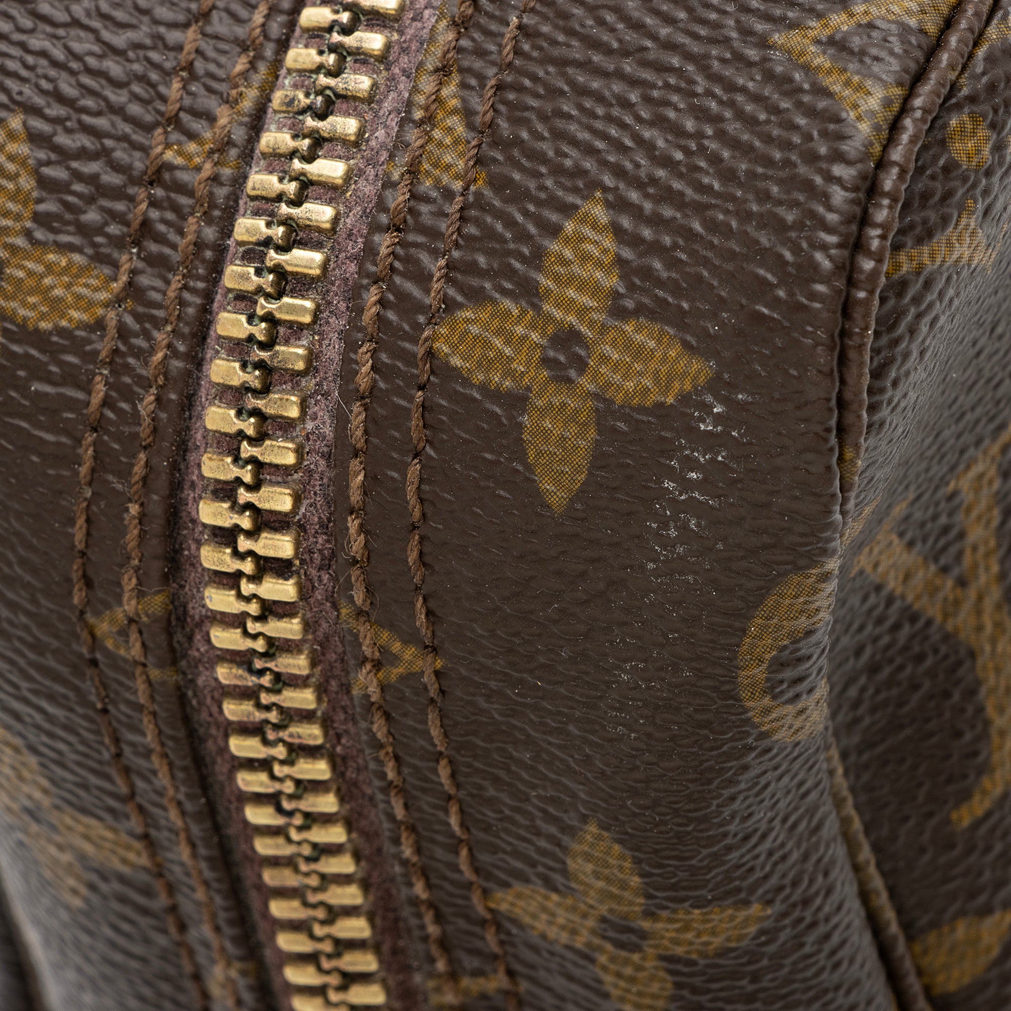 Louis Vuitton Vintage Monogram Canvas Trousse Toiletry Pouch 28 (SHF-23295)