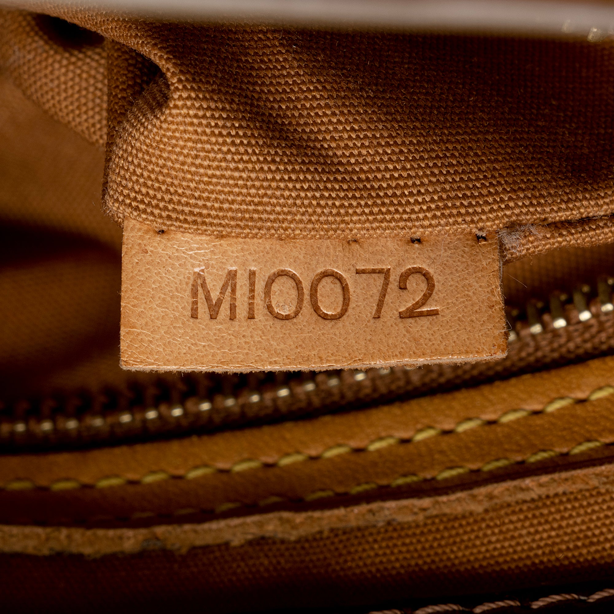 Louis Vuitton Vintage Monogram Vernis Reade PM Tote (SHF-22964)