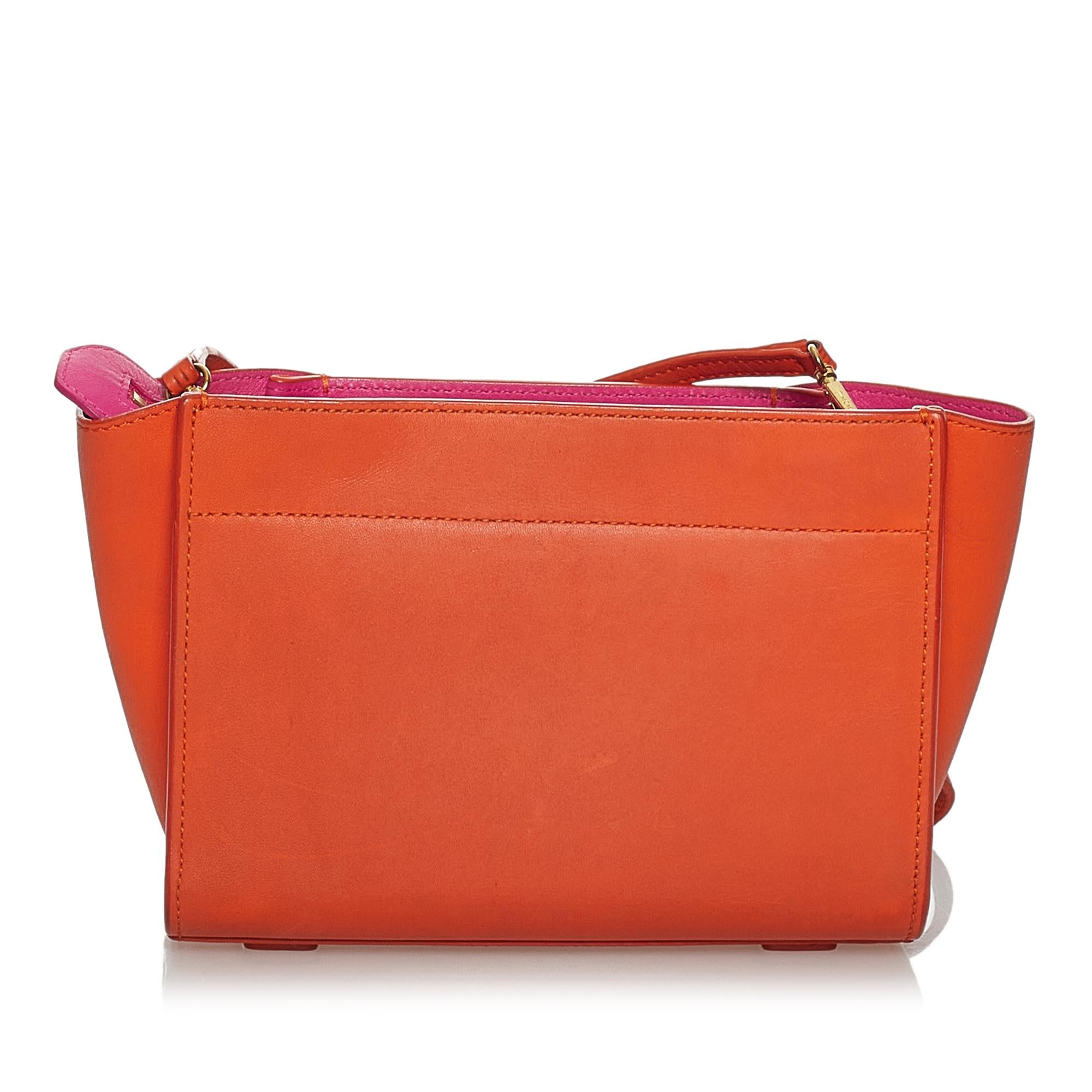 MCM Leather Crossbody Bag (SHG-28286)