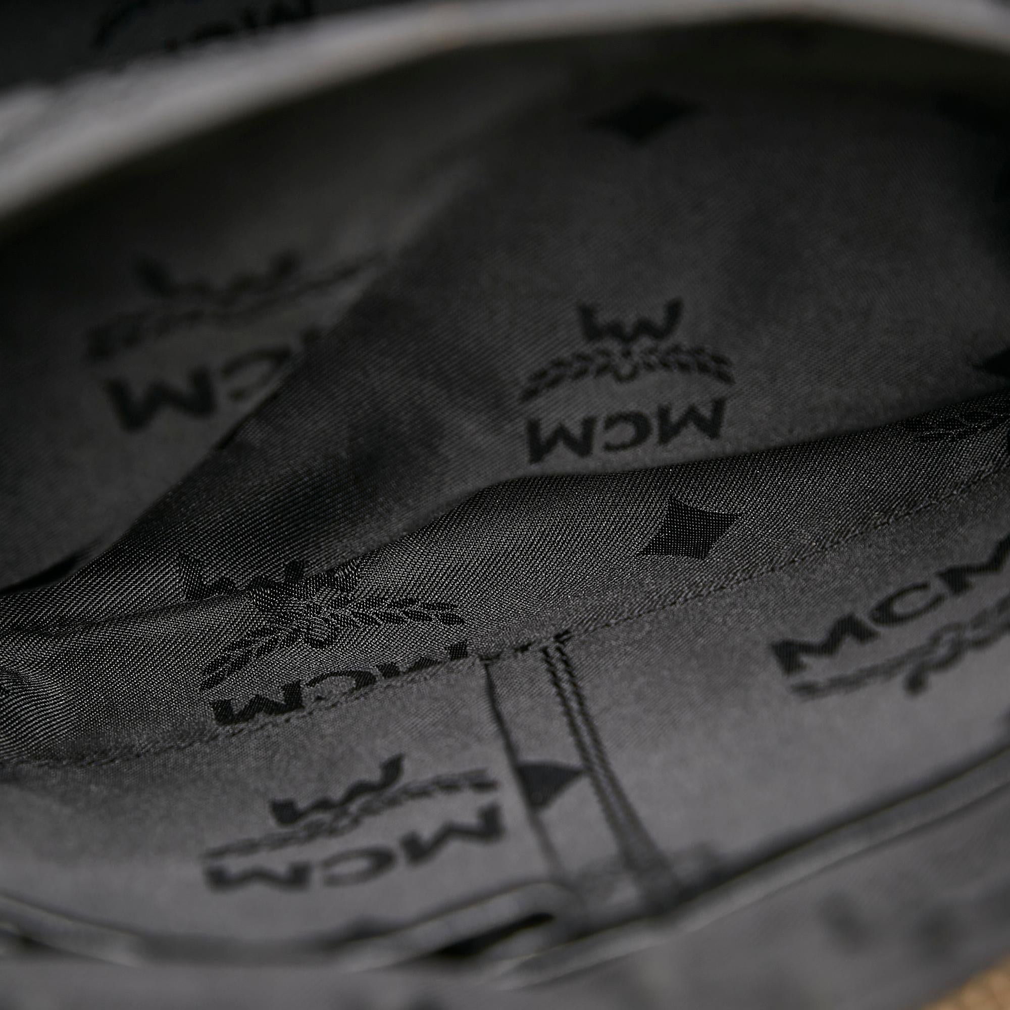 MCM Leather Handbag (SHG-28408)