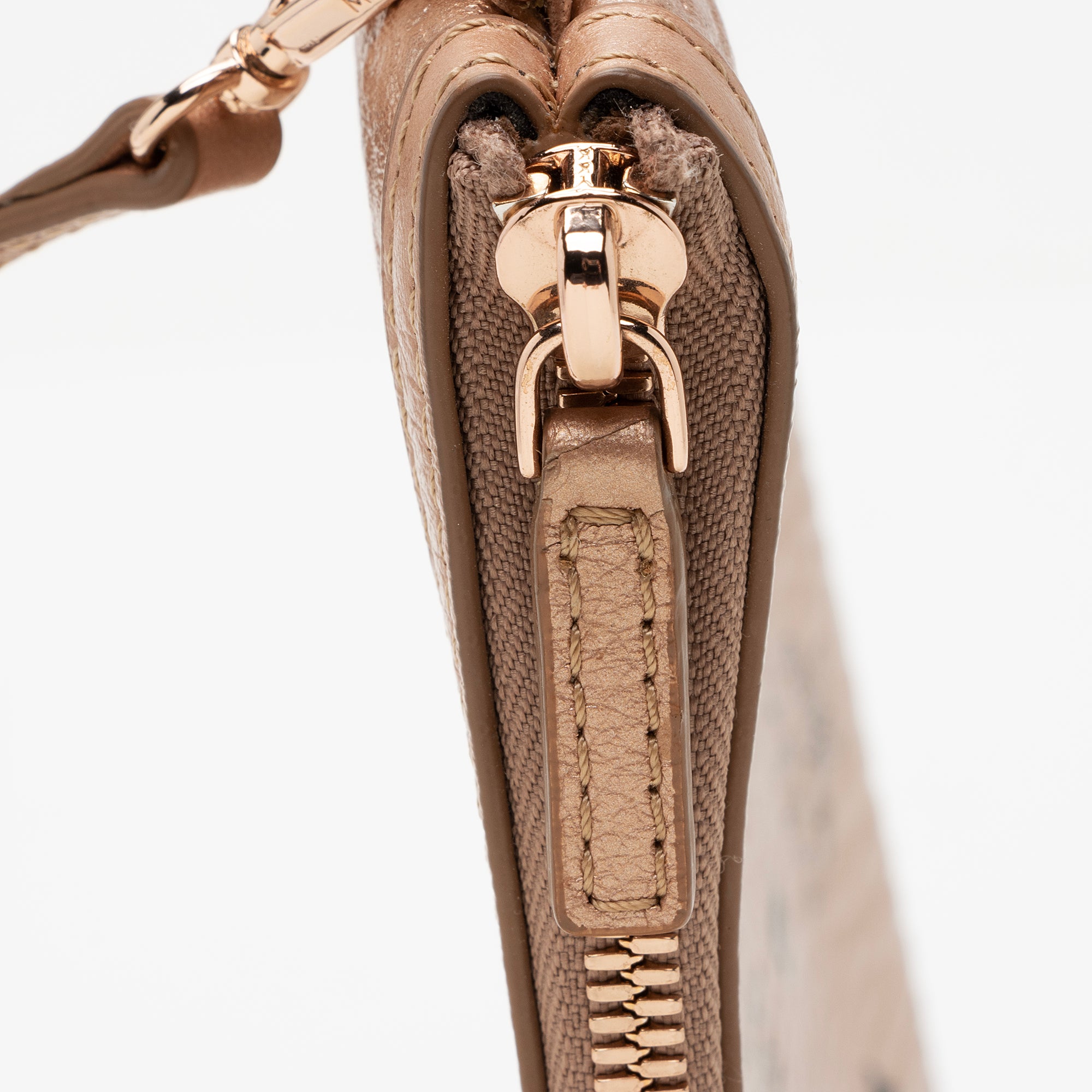 MCM Metallic Visetos Large Pochette (SHF-SYapHQ)