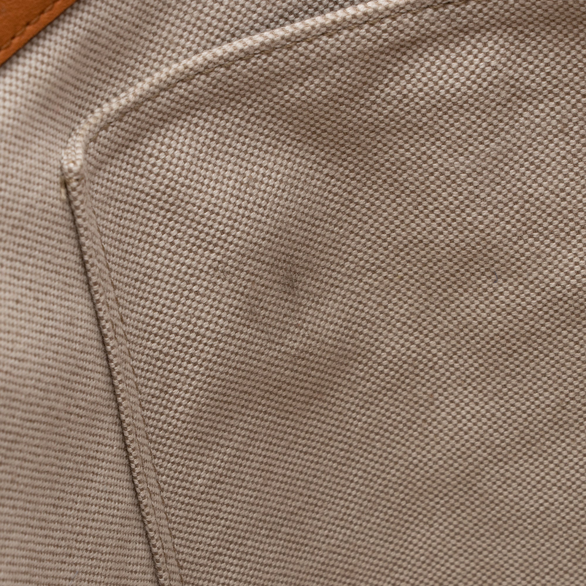 MCM VIsetos Aren Medium Shopper Tote (SHF-bhHEId)