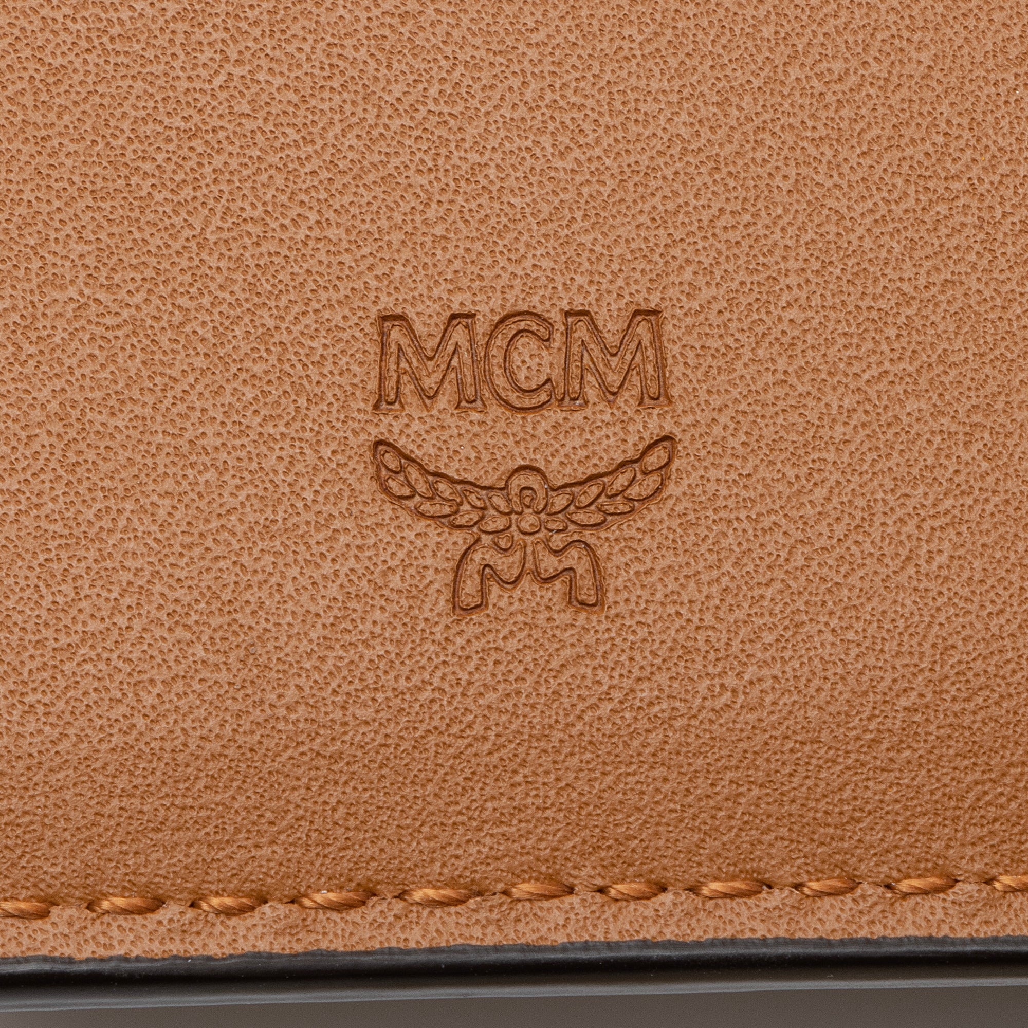 MCM Visetos Aren Large Wallet on Chain Bag (SHF-23480)