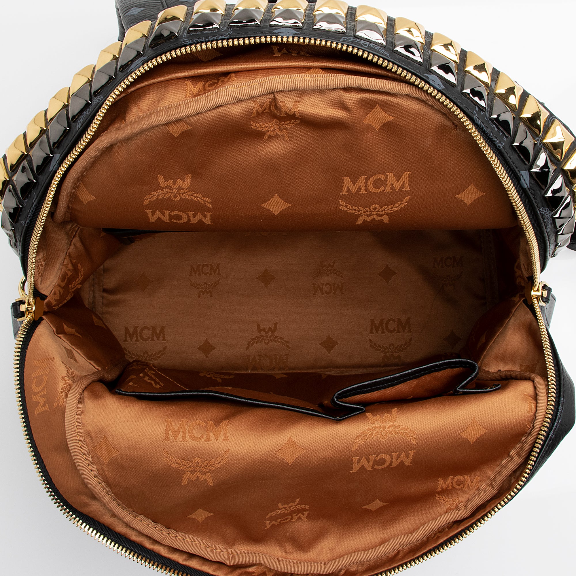 MCM Visetos Bi-Color Stark Stud Medium Backpack (SHF-23796)