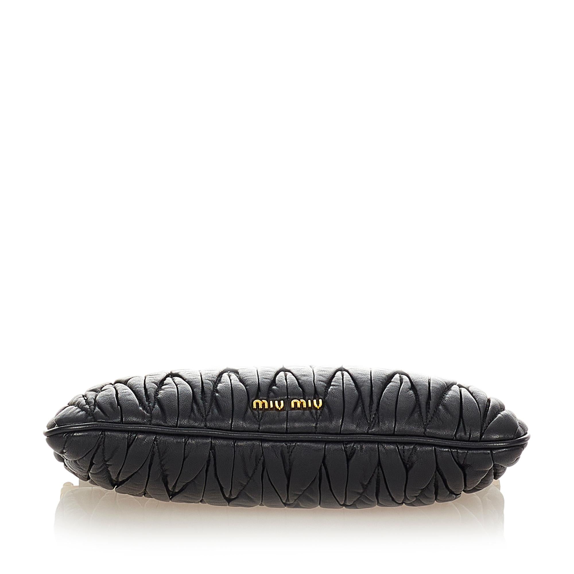 Miu Miu Matelasse Leather Clutch Bag (SHG-25253)
