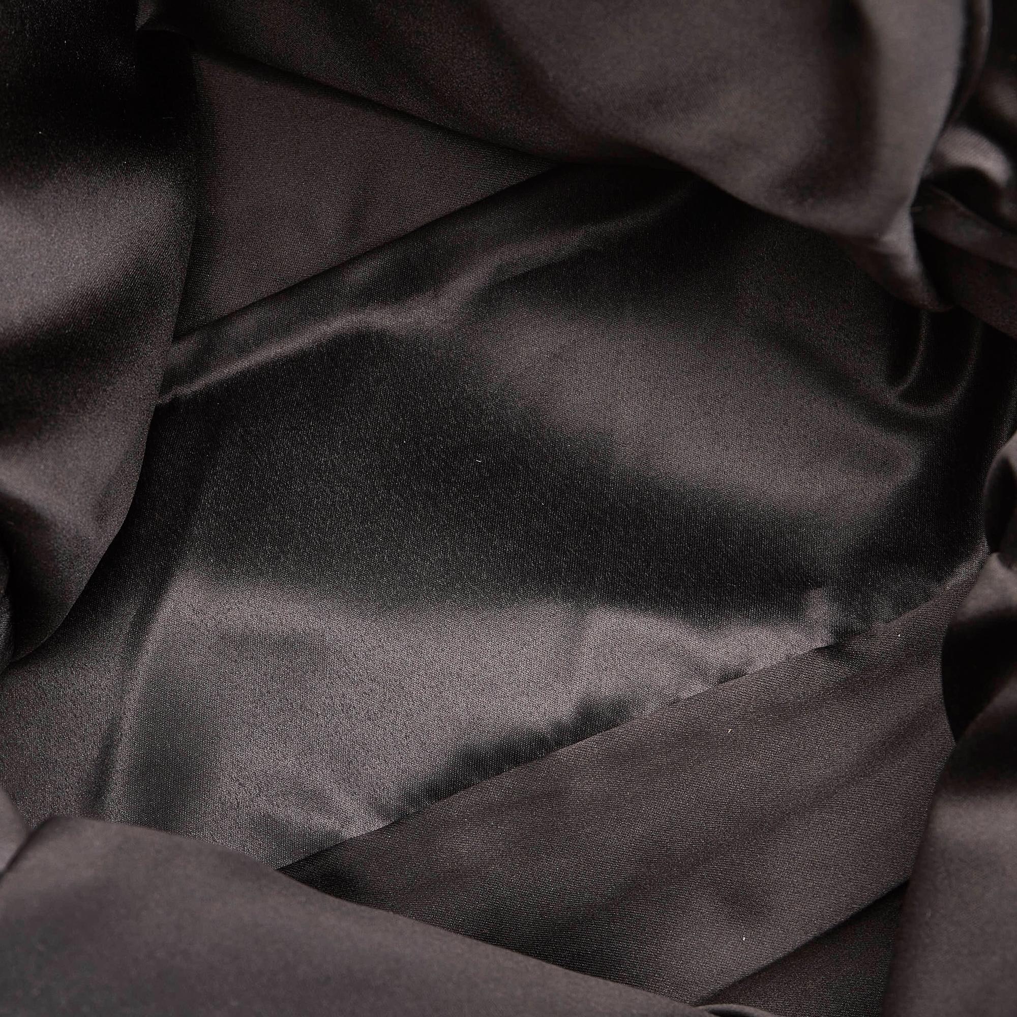 Miu Miu Matelasse Patent Leather Handbag (SHG-30085)