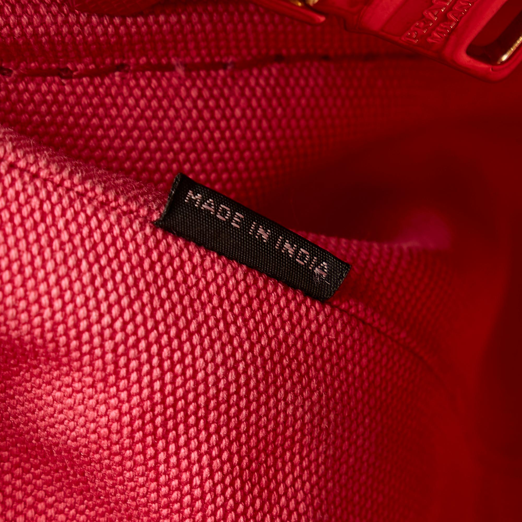 Prada Canapa Logo Satchel (SHG-OKi5k7)