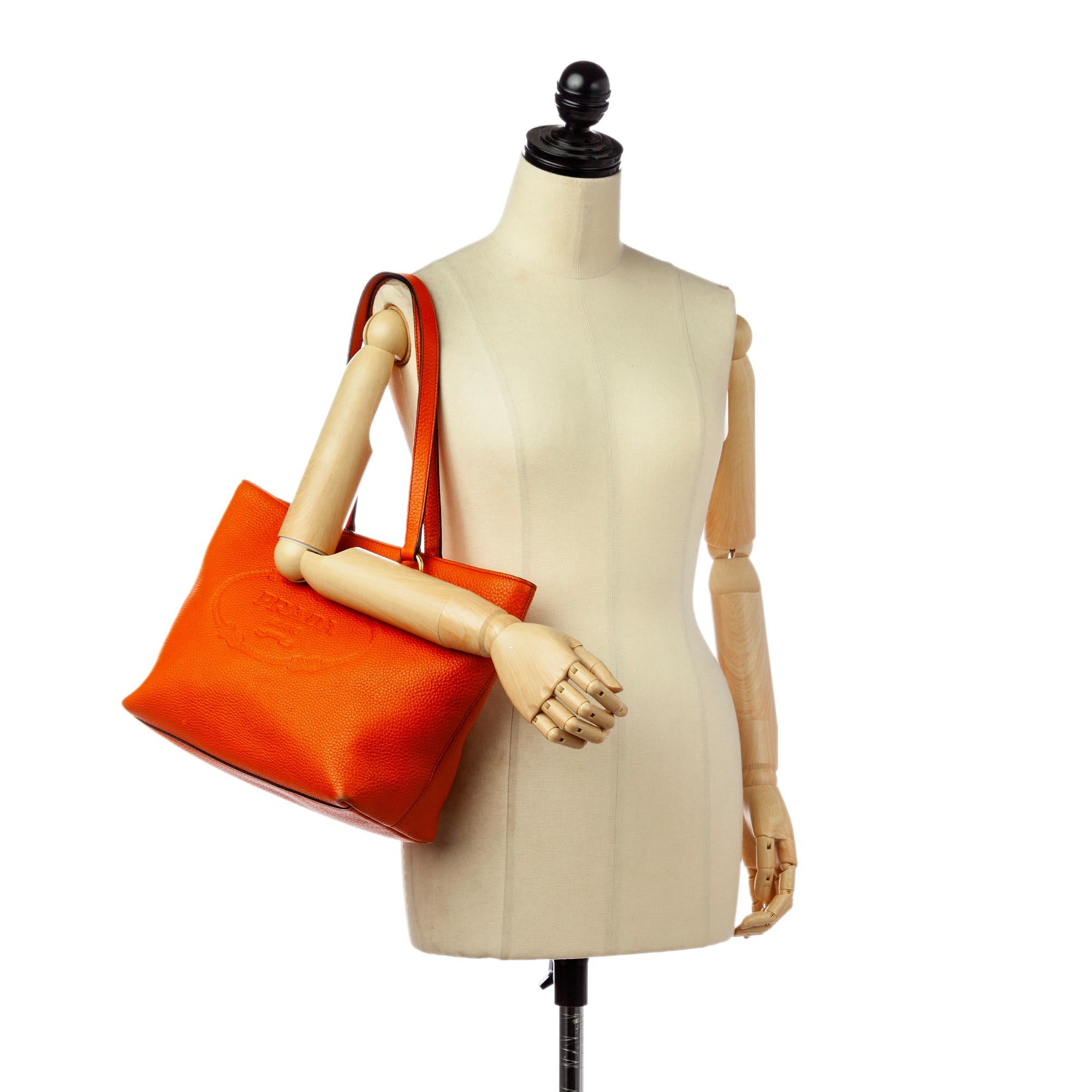 Prada Canapa Vitello Daino Tote Bag (SHG-37584)