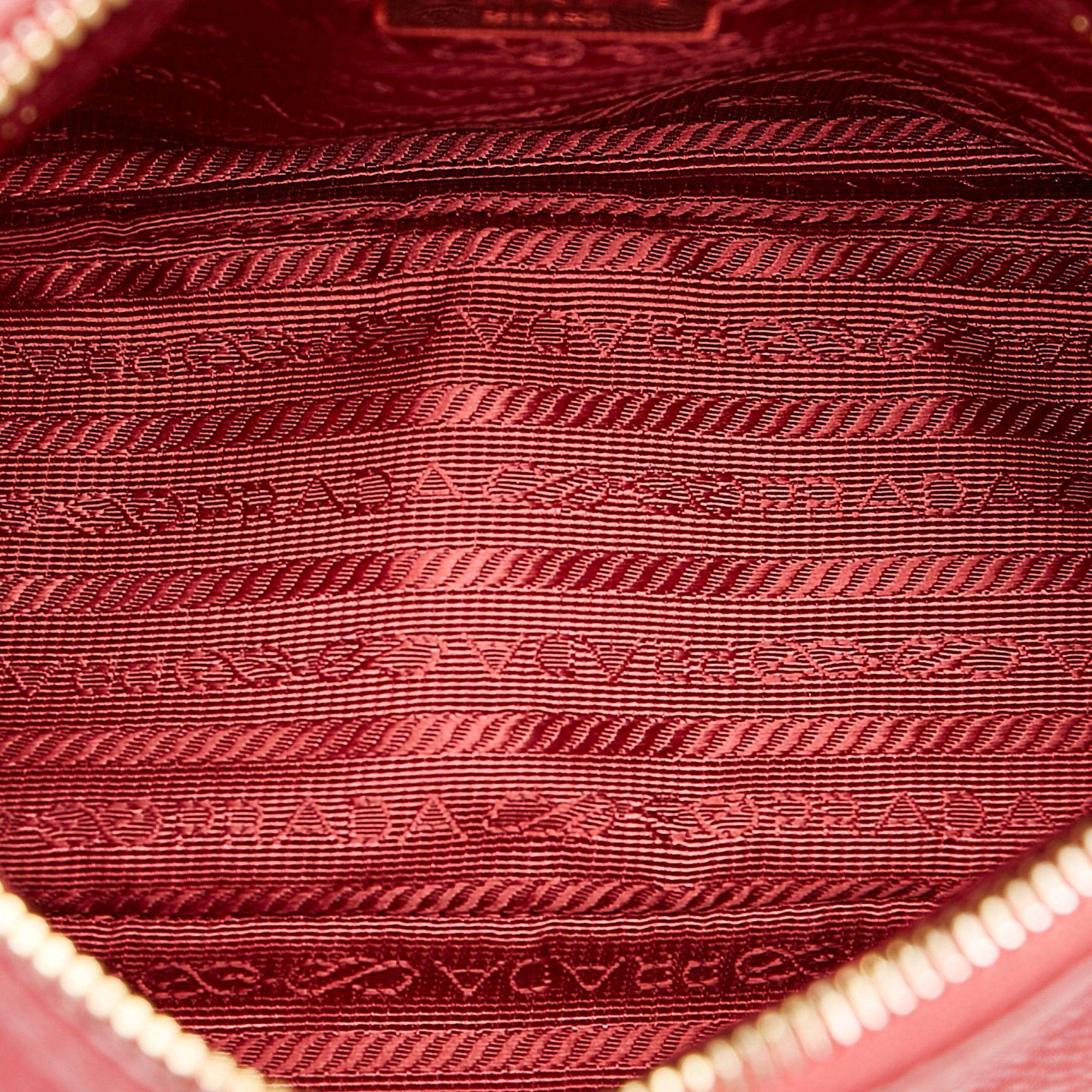 Prada Leather Baguette (SHG-30695)