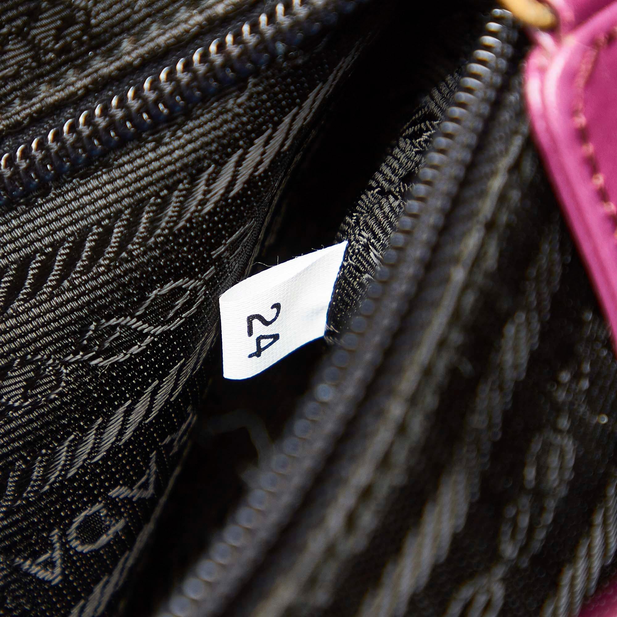 Prada Leather Handbag (SHG-18862)