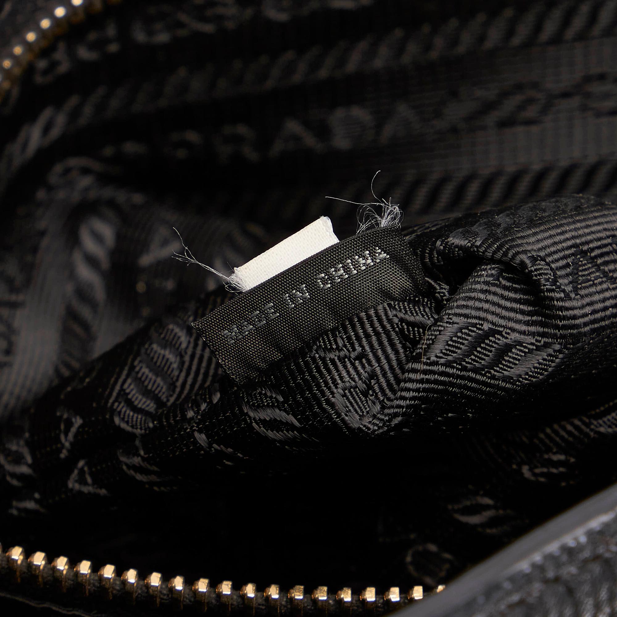Prada Leather Handbag (SHG-29091)