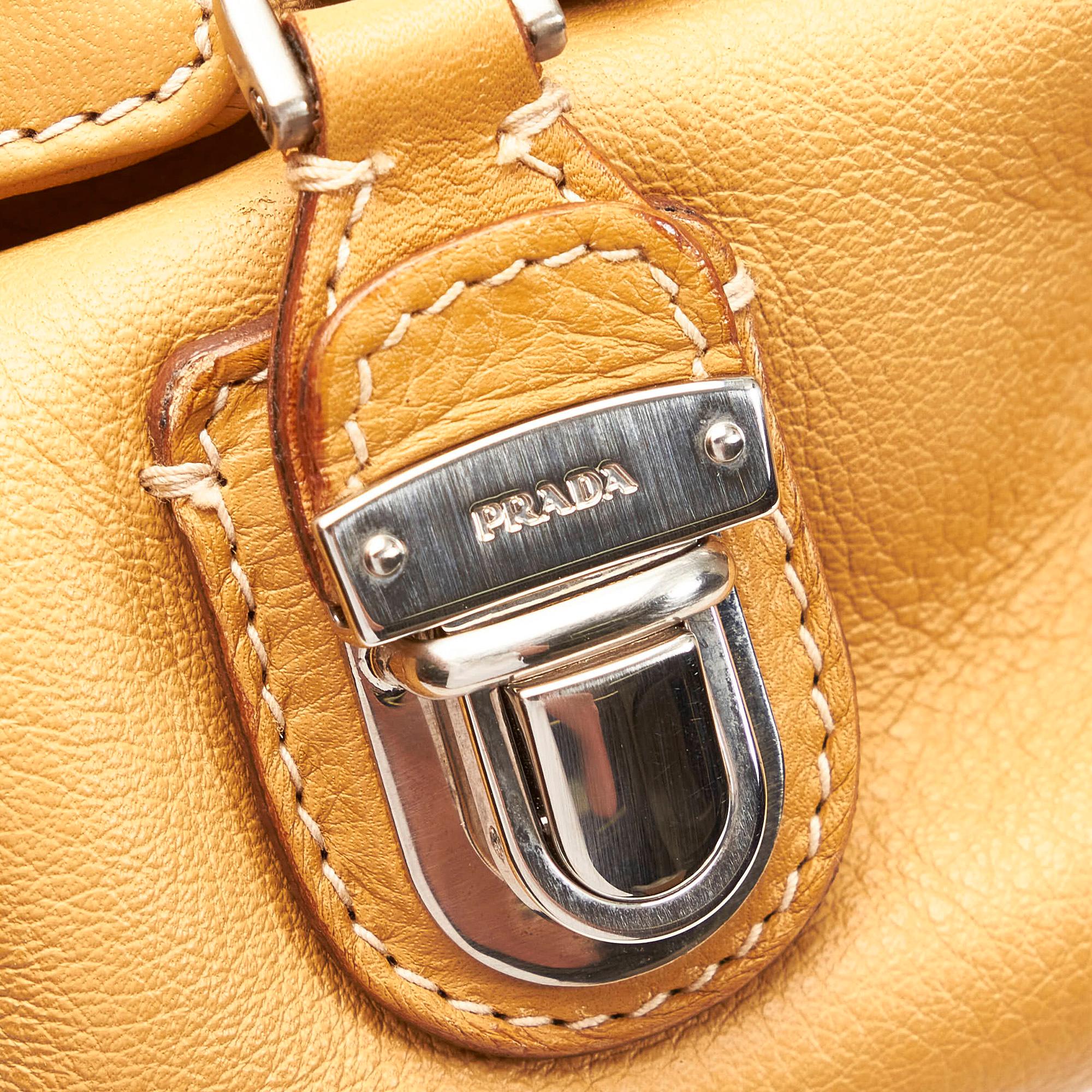 Prada Leather Handbag (SHG-33305)