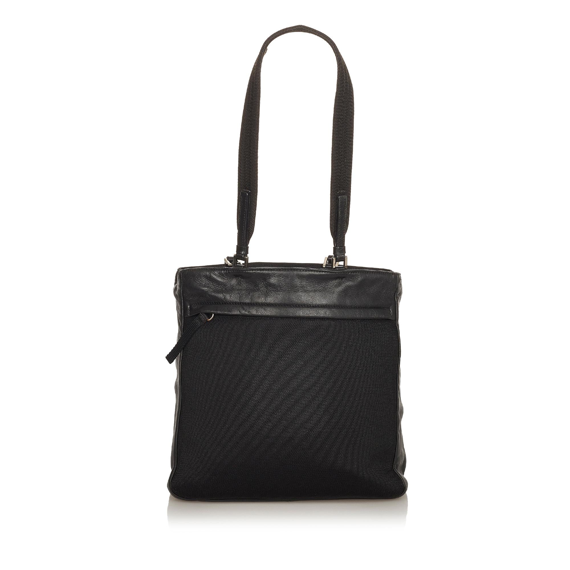 Prada Leather Handbag (SHG-36097)