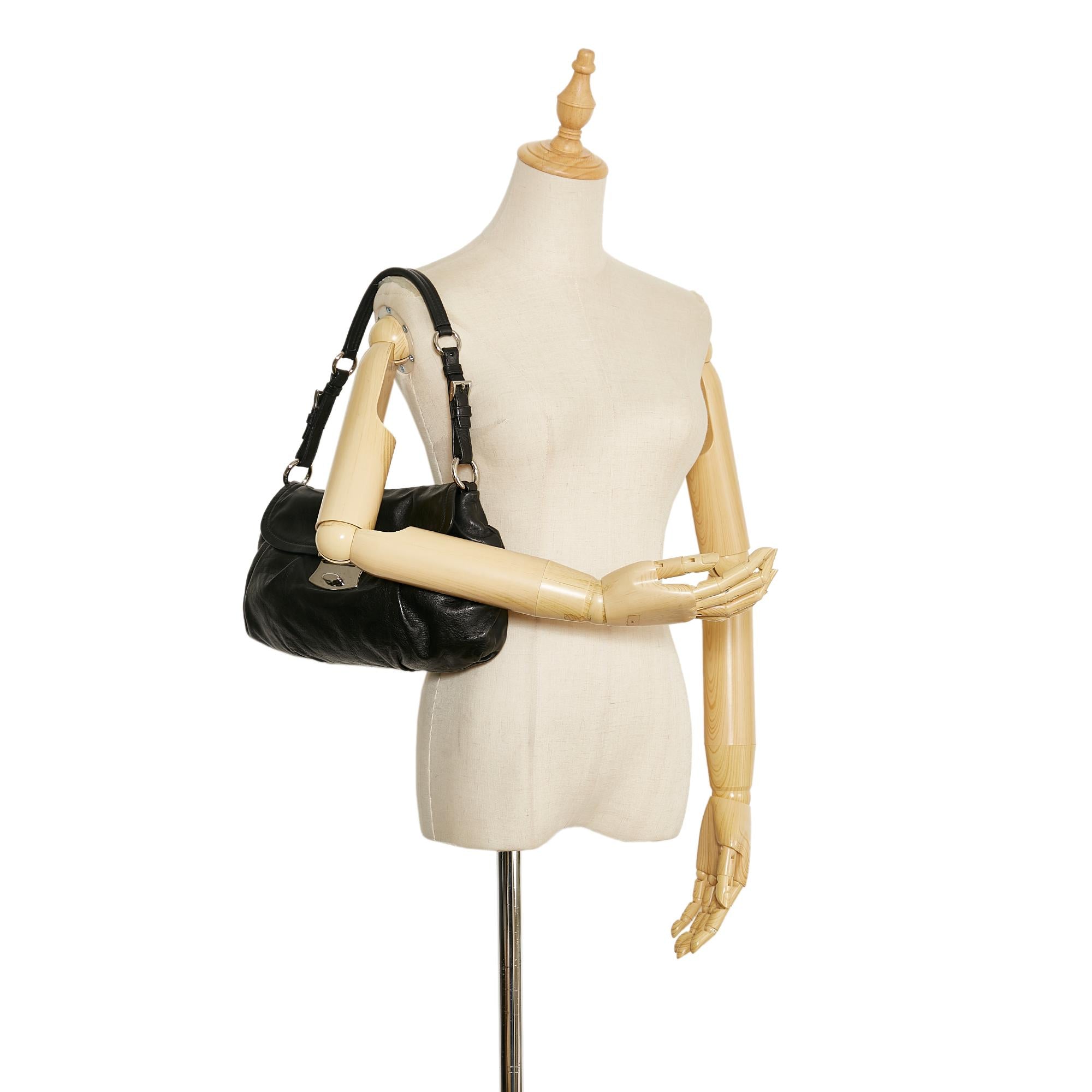 Prada Leather Handbag (SHG-nn7VSS)