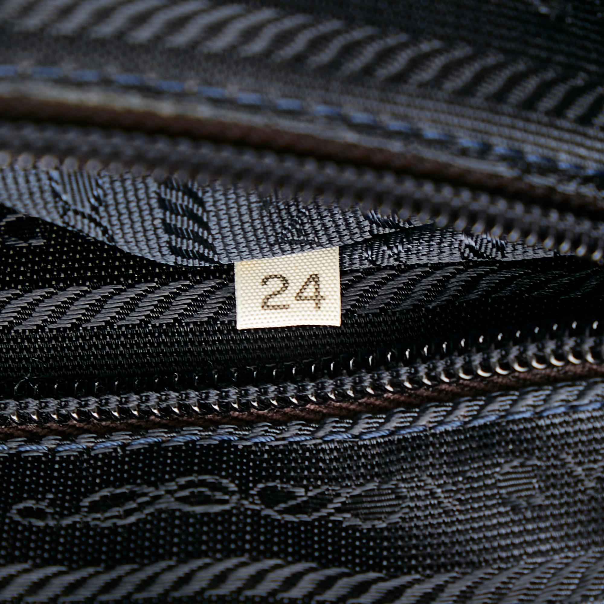 Prada Leather Shoulder Bag (SHG-25821)