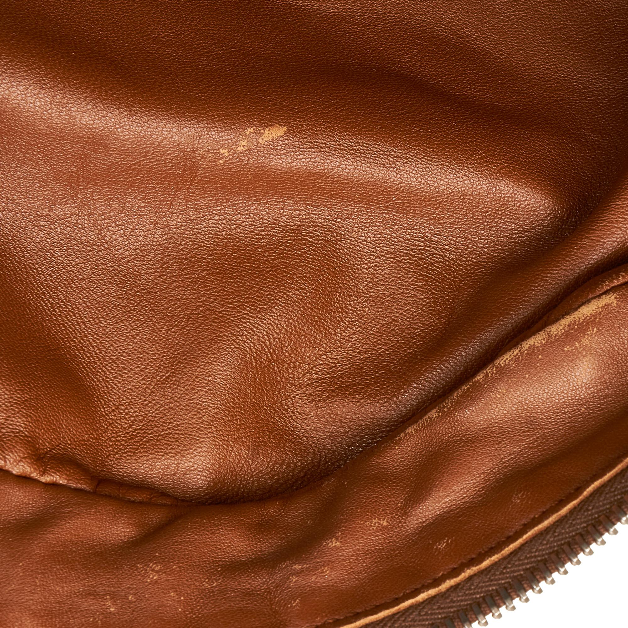 Prada Leather Shoulder Bag (SHG-27307)