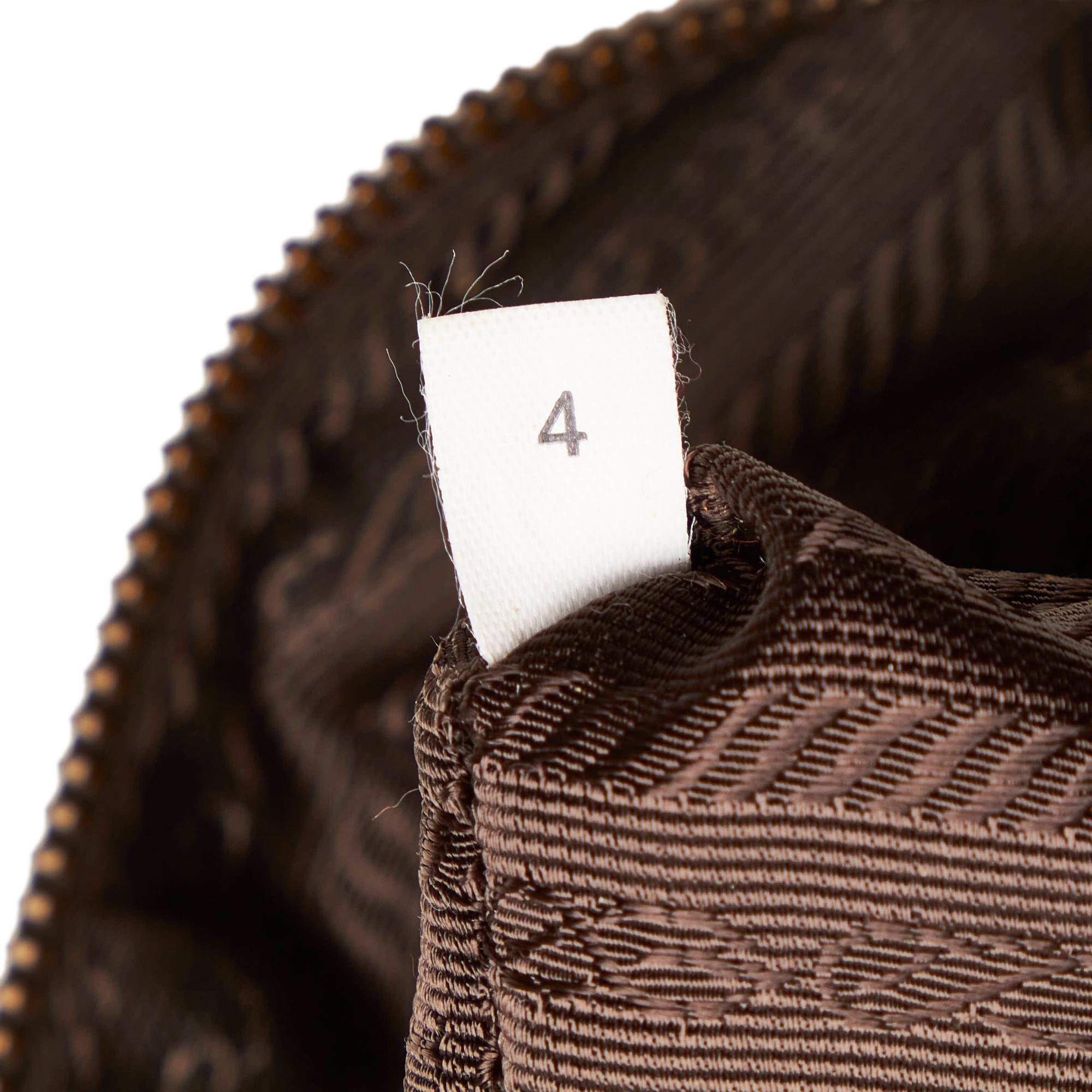 Prada Leather Shoulder Bag (SHG-27848)