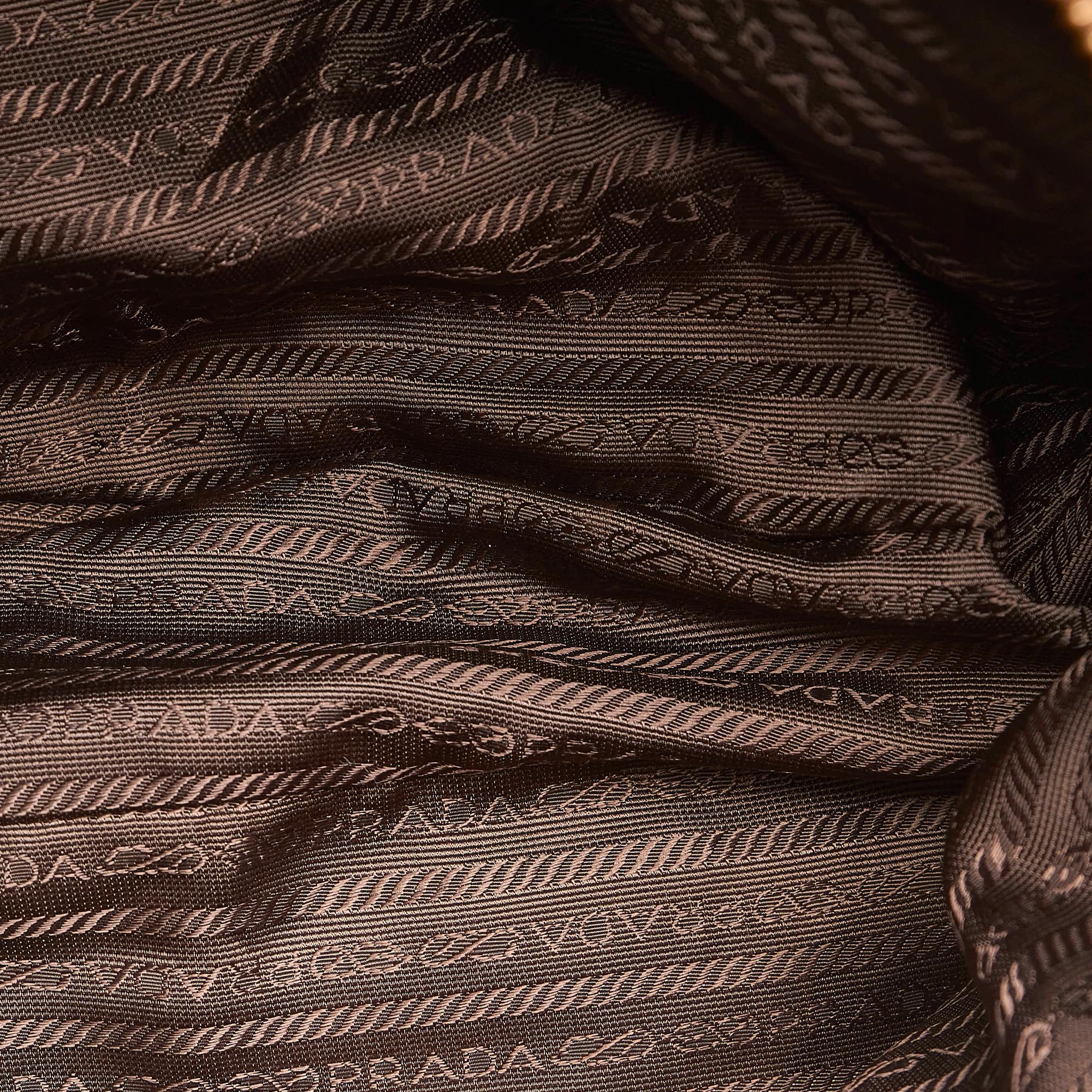 Prada Leather Shoulder Bag (SHG-27848)