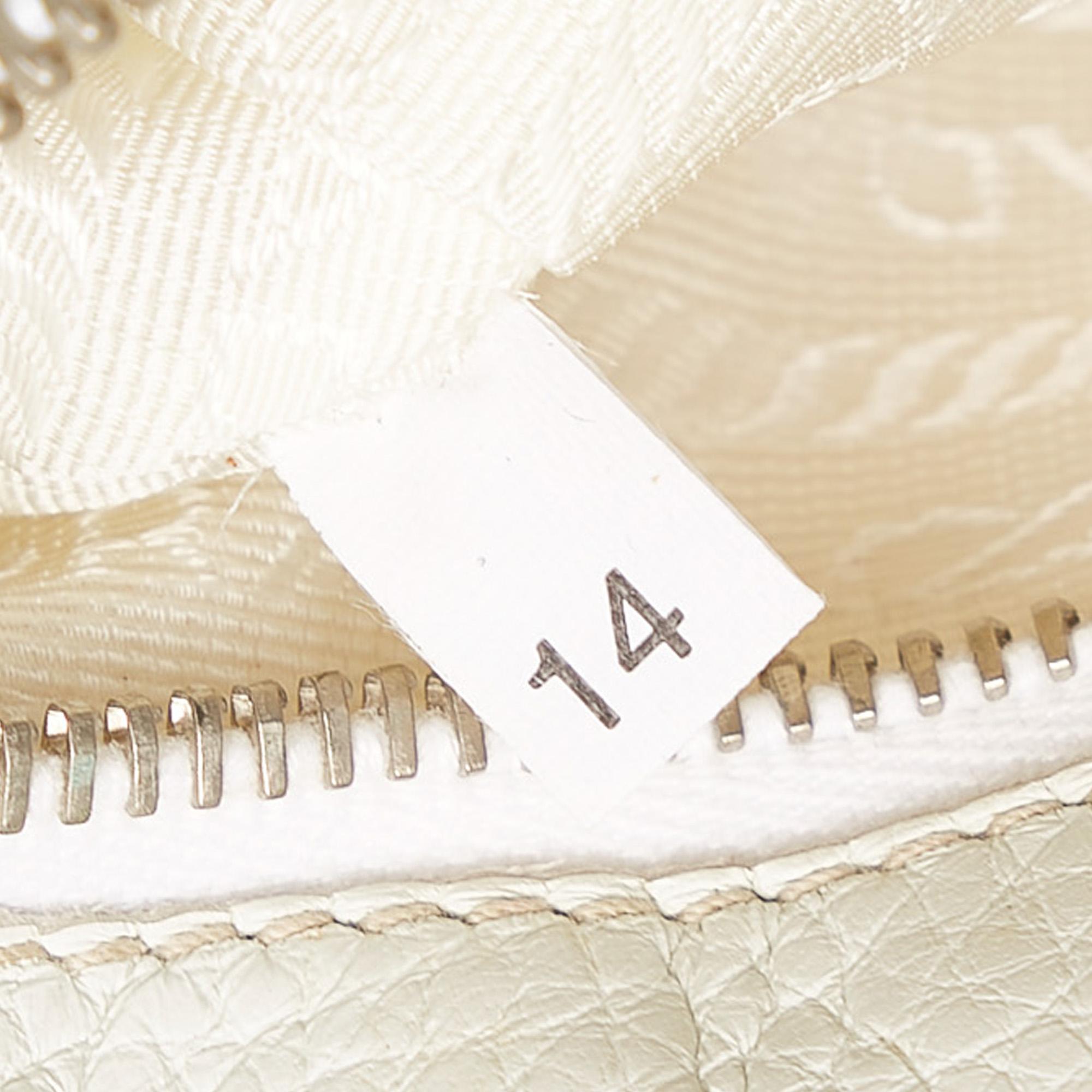 Prada Leather Shoulder Bag (SHG-32540)