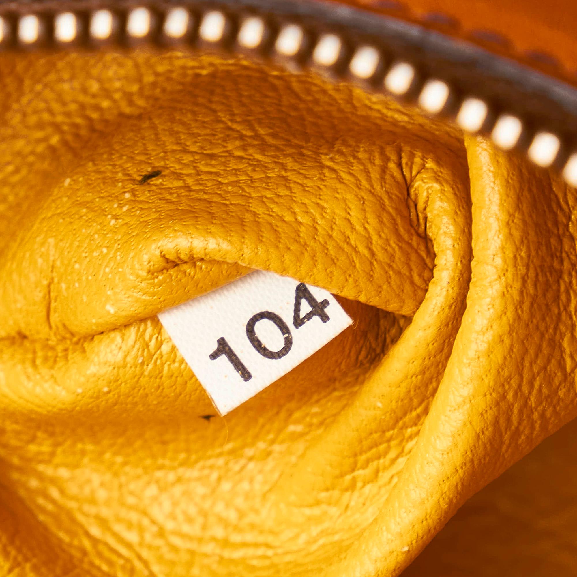 Prada Leather Shoulder Bag (SHG-32701)