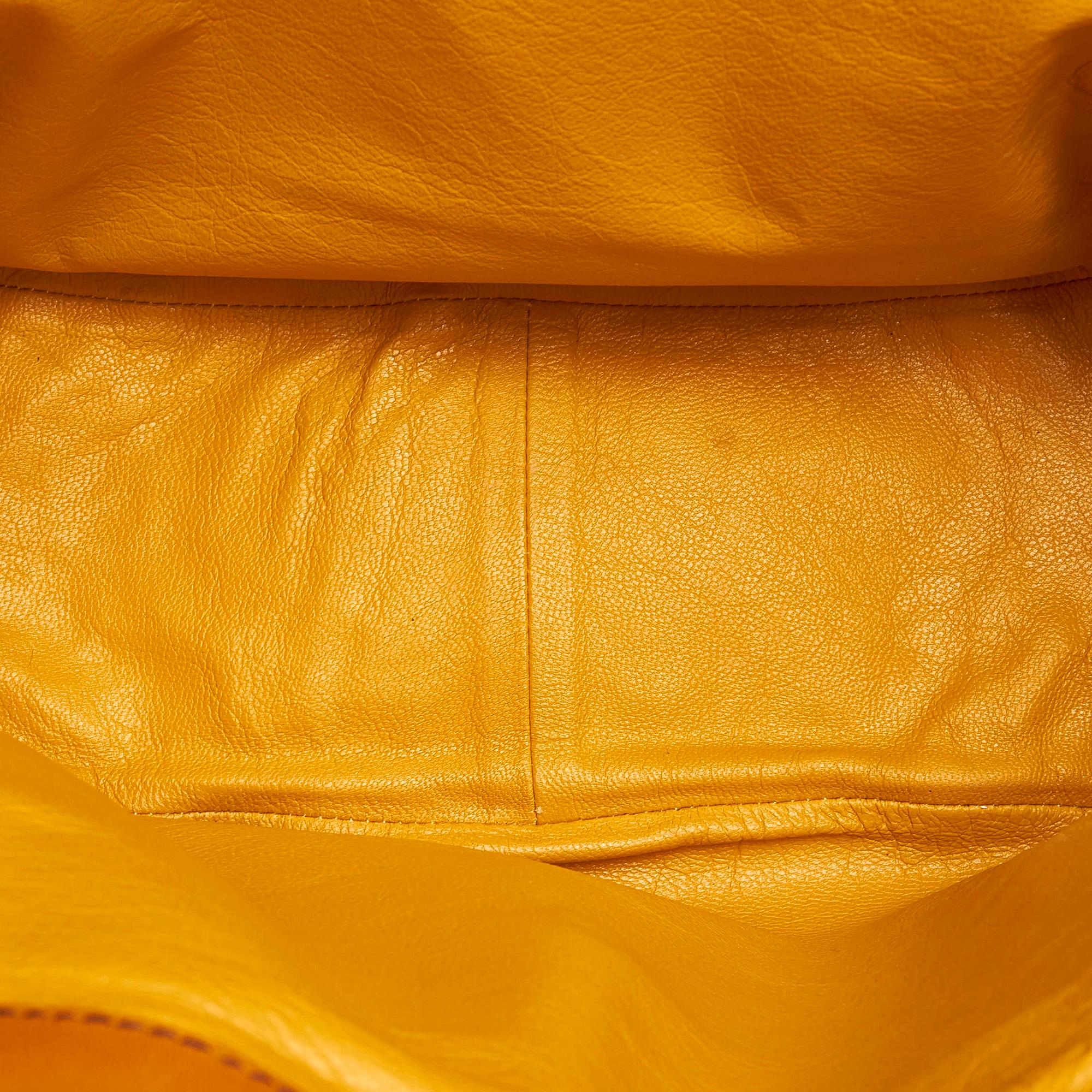 Prada Leather Shoulder Bag (SHG-32701)