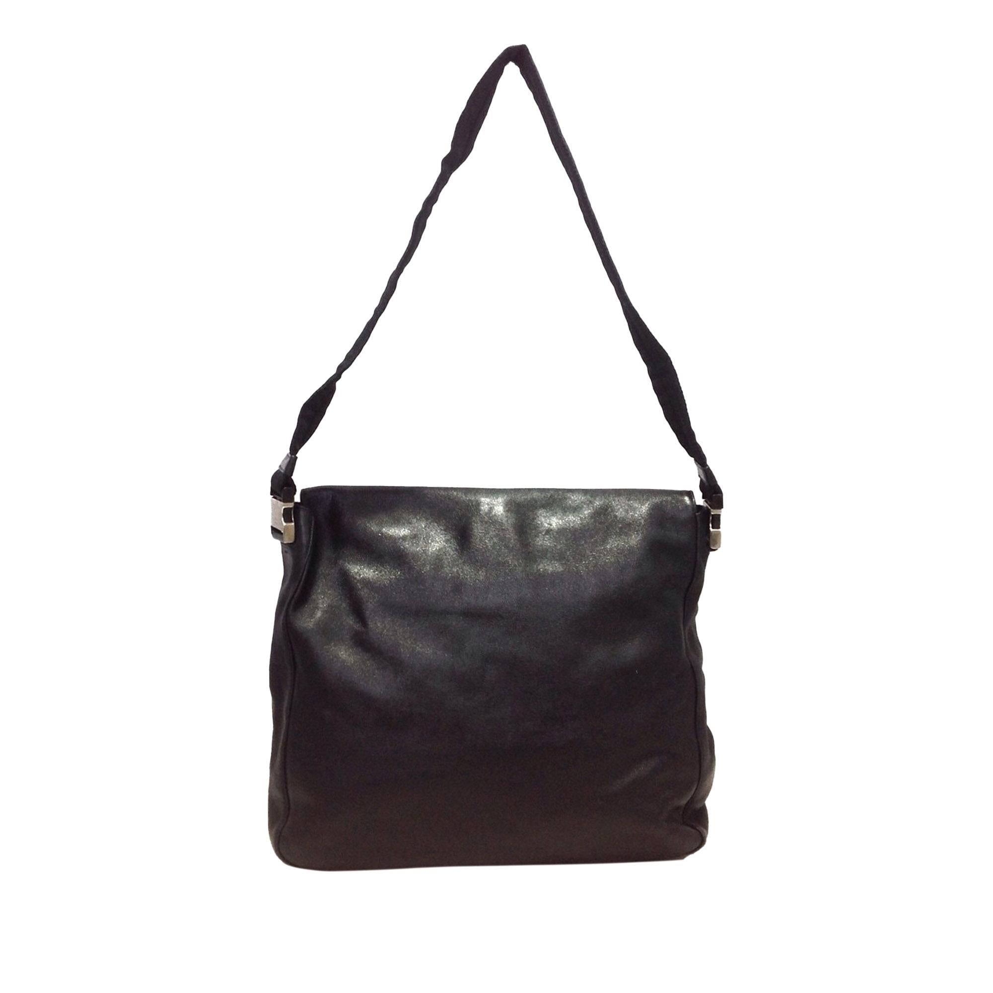 Prada Leather Shoulder Bag (SHG-AzQgSt)