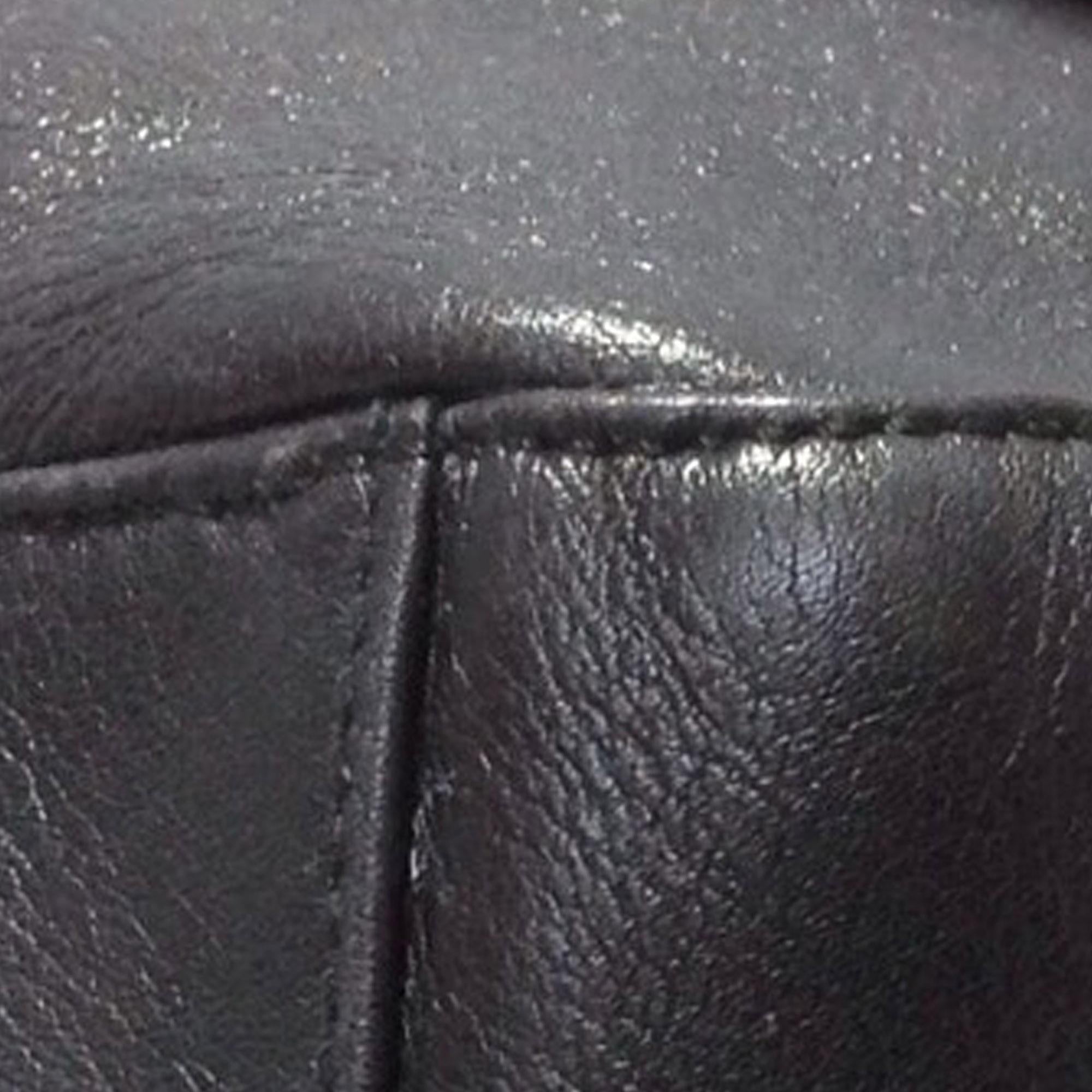 Prada Leather Shoulder Bag (SHG-AzQgSt)