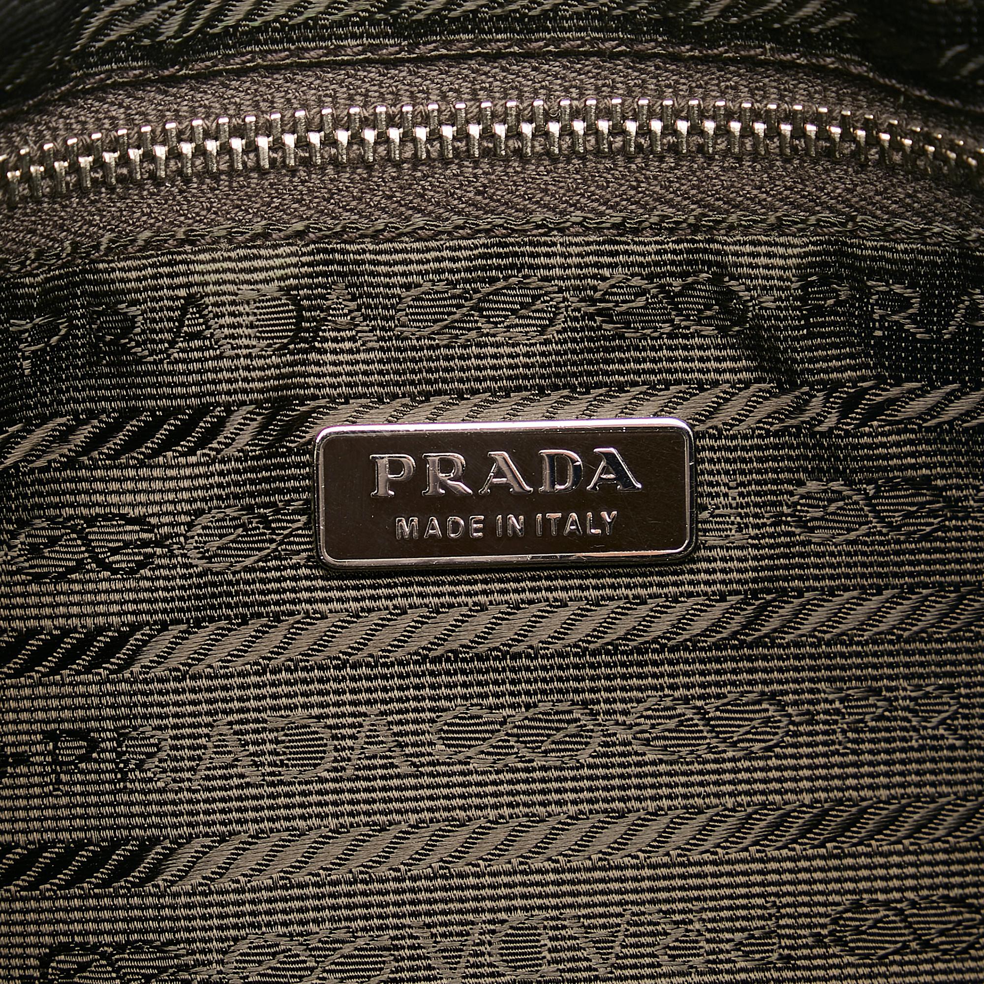 Prada Leather Shoulder bag (SHG-ySalan)