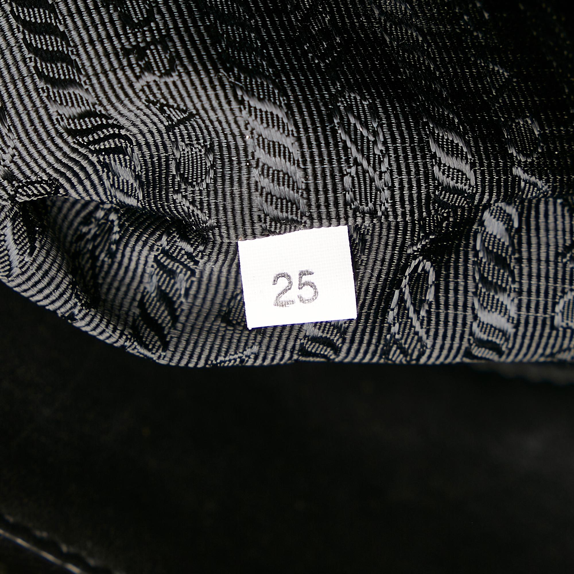 Prada Leather Tote Bag (SHG-32280)