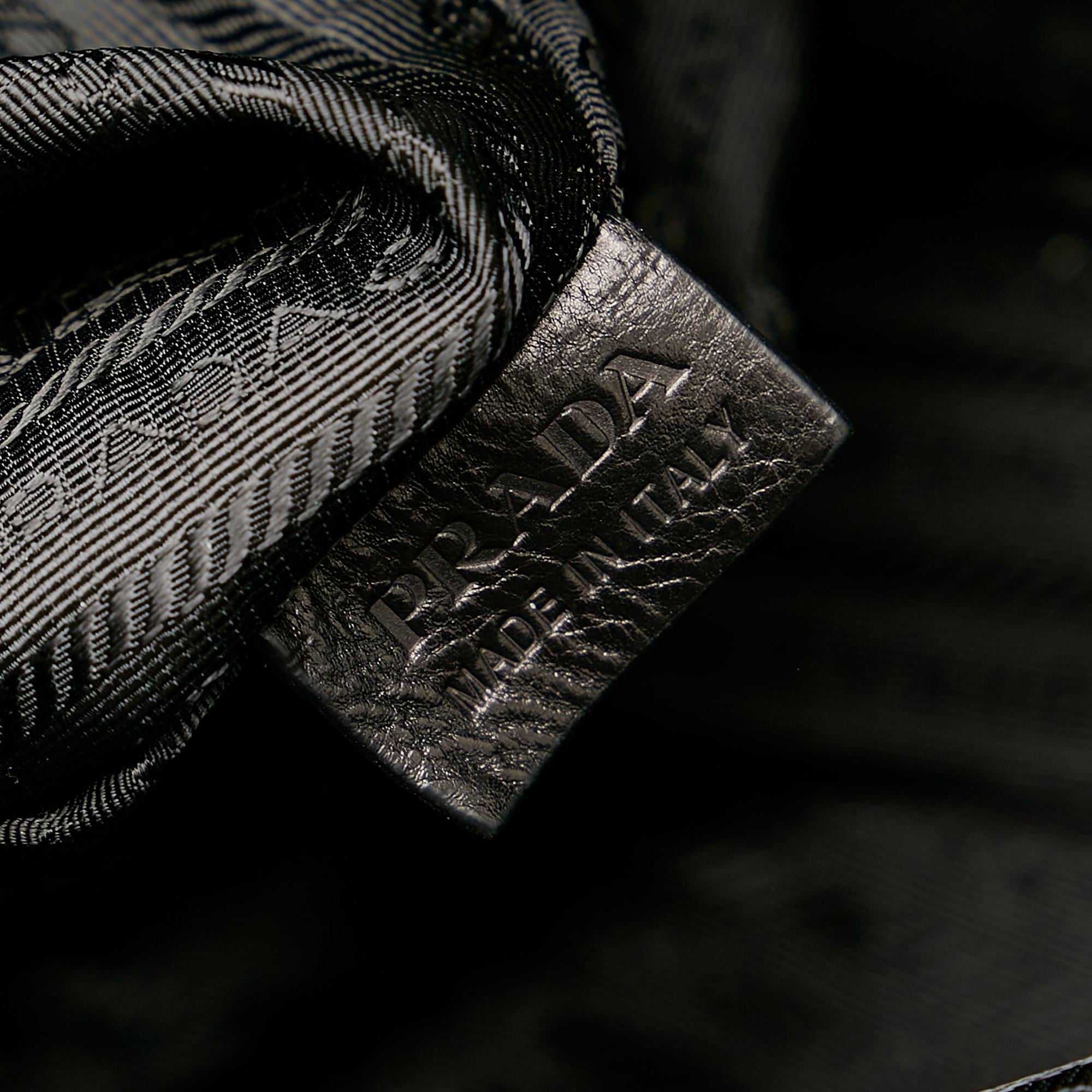 Prada Leather Tote Bag (SHG-32552)