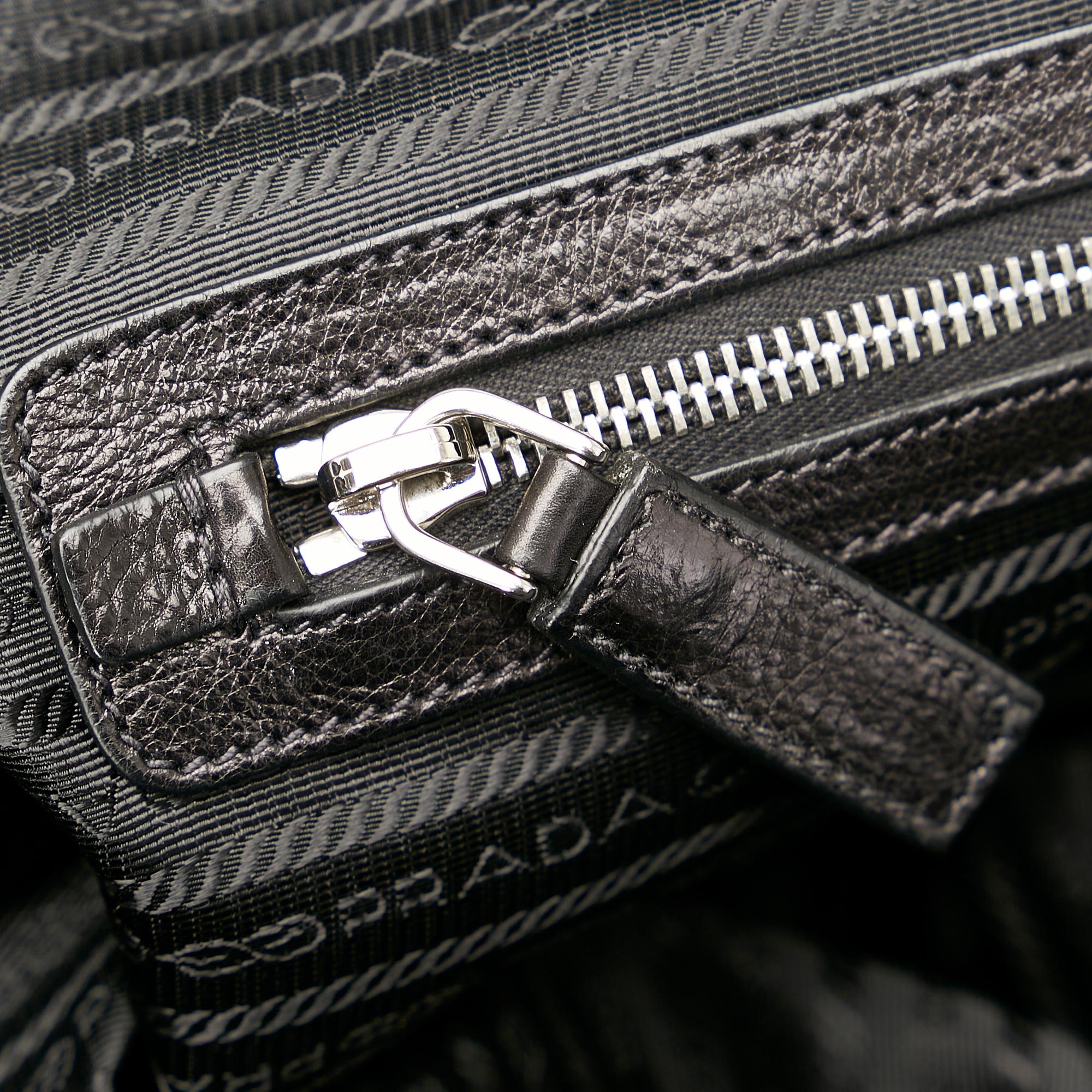 Prada Leather Tote Bag (SHG-32552)