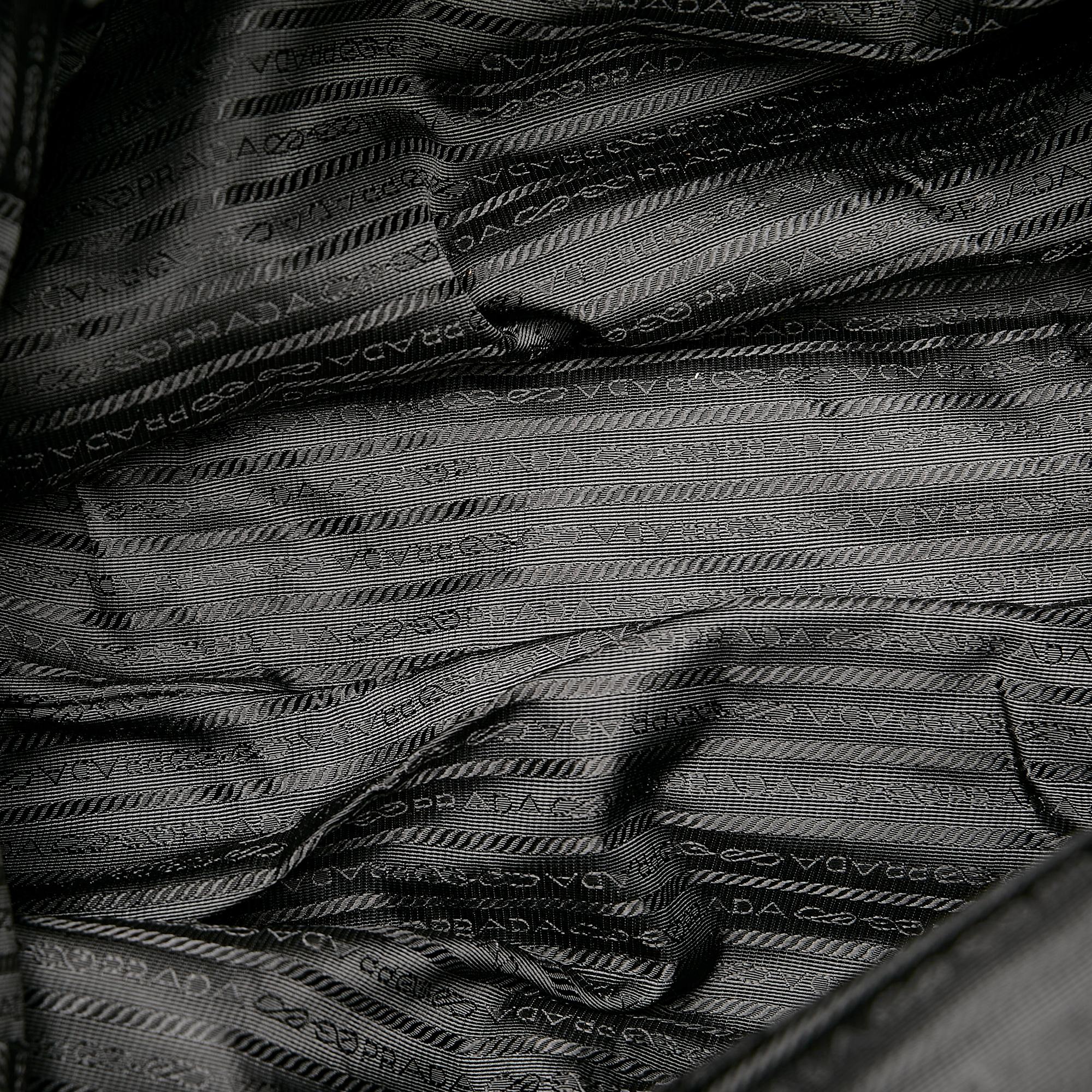 Prada Leather Tote Bag (SHG-32552)