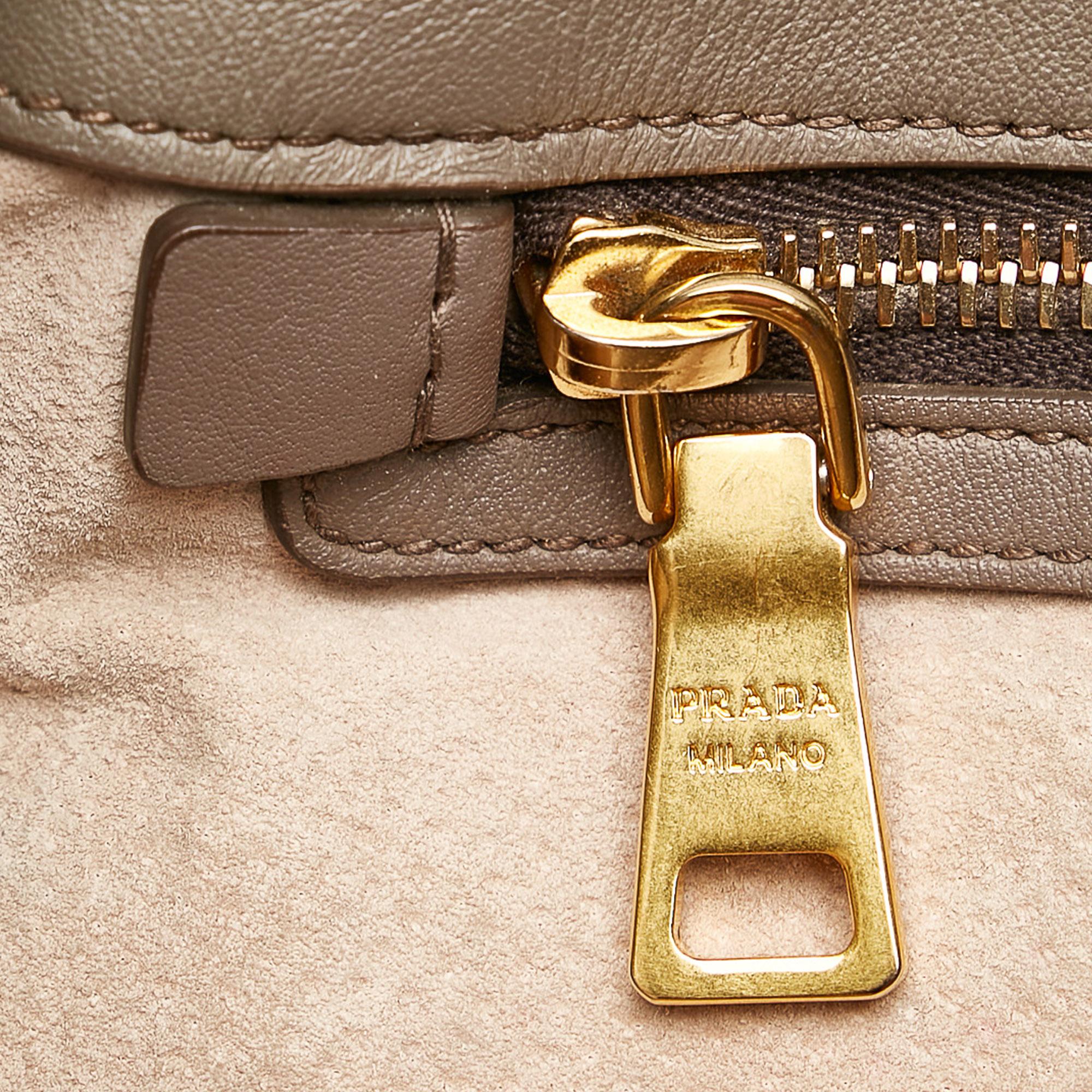 Prada Leather Tote Bag (SHG-33663)