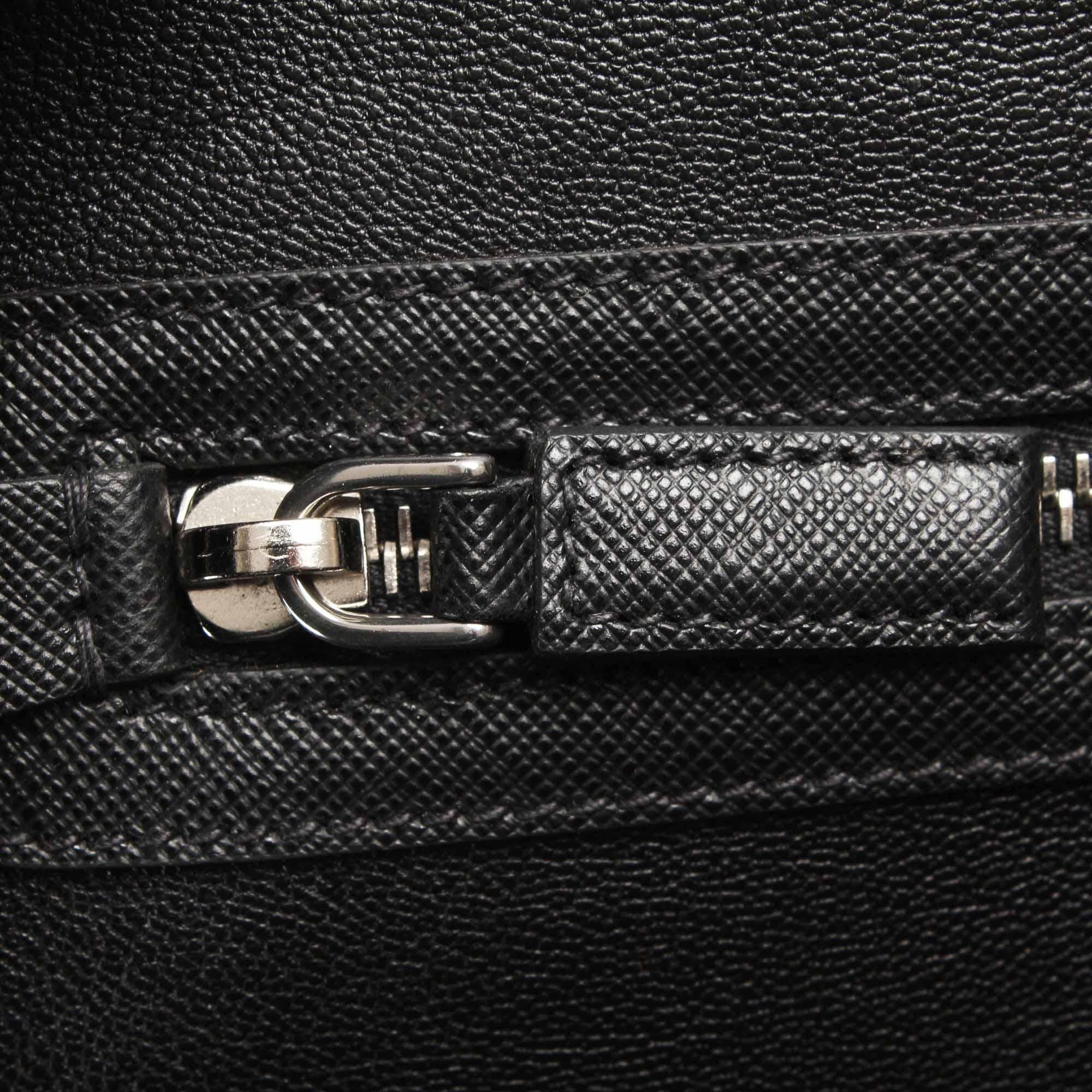 Prada Saffiano Messenger Bag (SHG-13066)