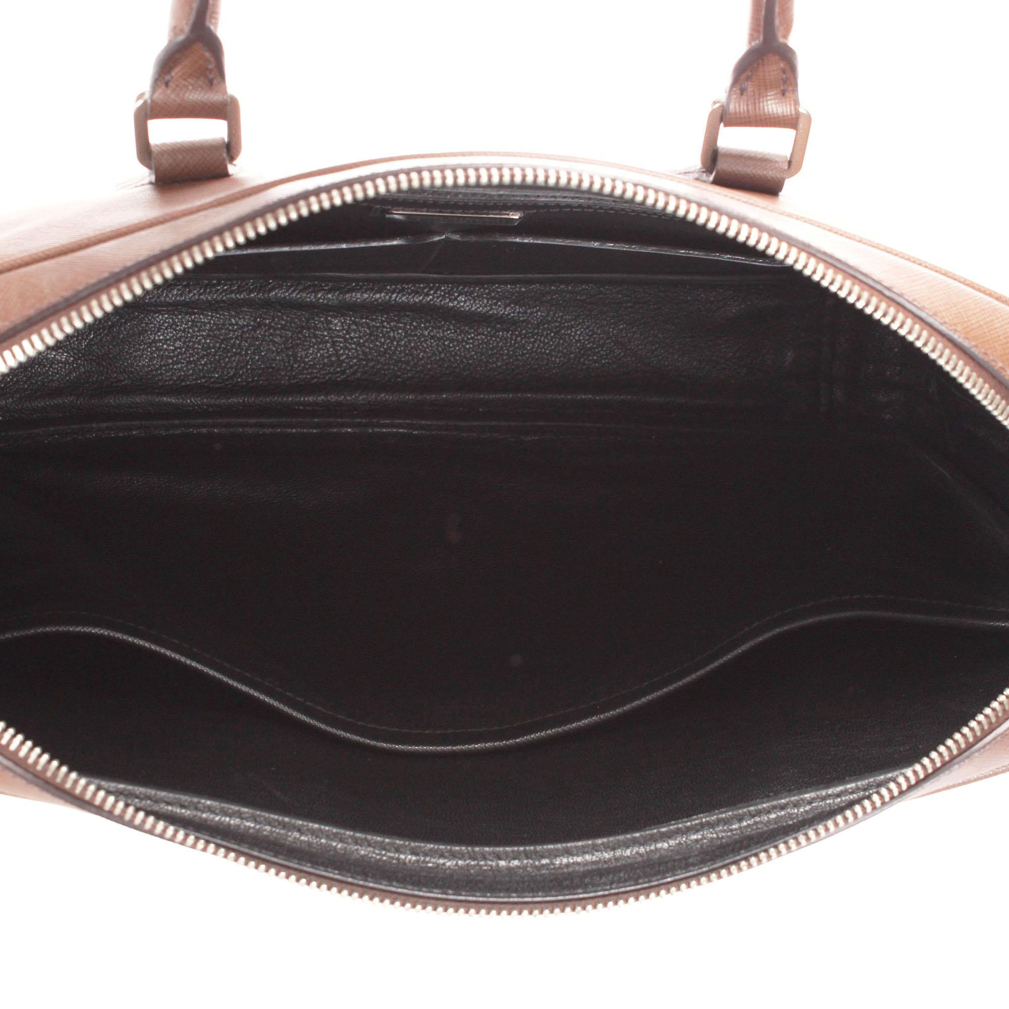 Prada Saffiano Messenger Bag (SHG-13066)