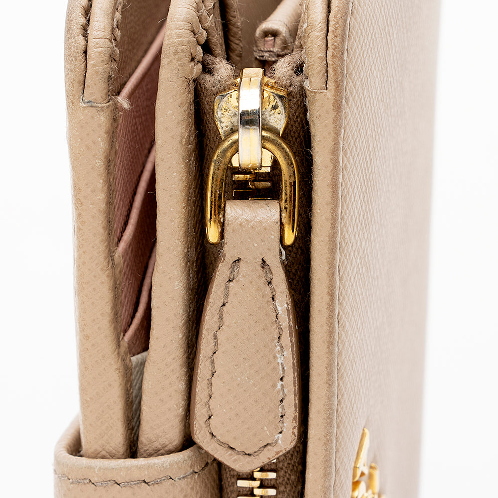 Prada Saffiano Leather Medium Wallet (SHF-15552)