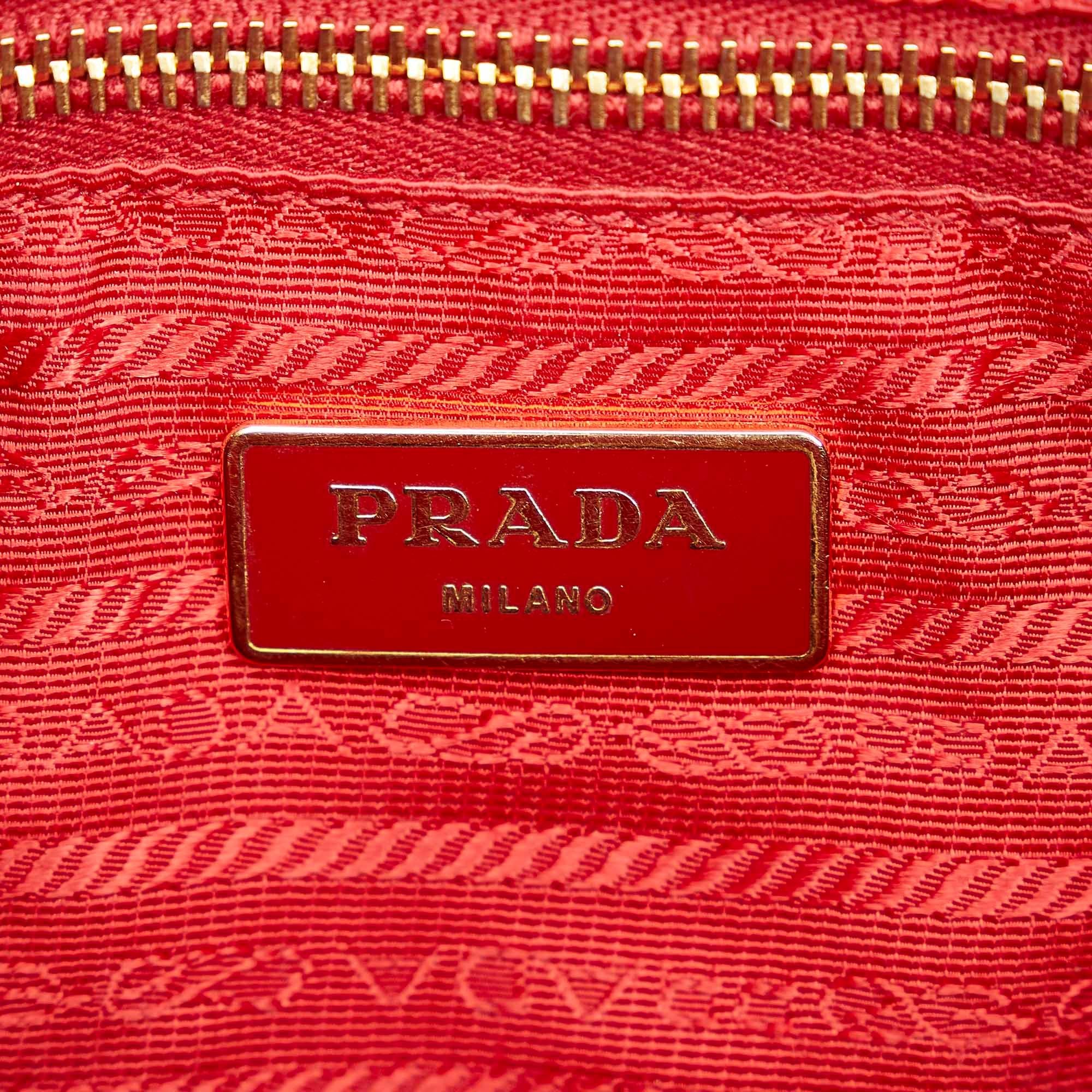 Prada Saffiano Vernice Handbag (SHG-20468)