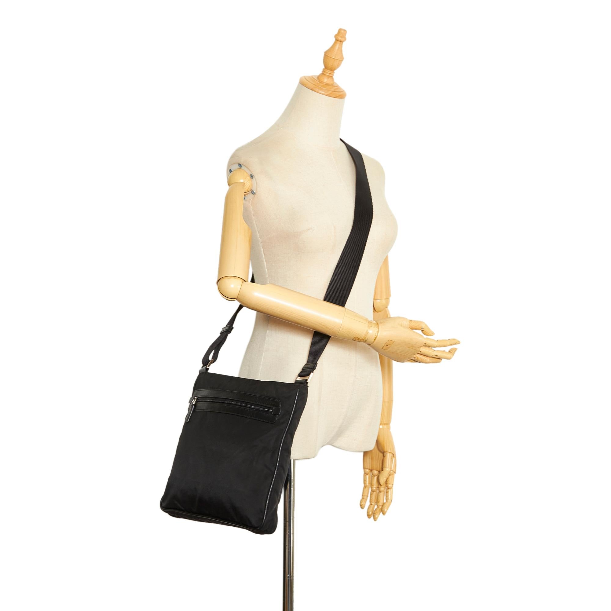 Prada Tessuto Crossbody Bag (SHG-hVvv72)