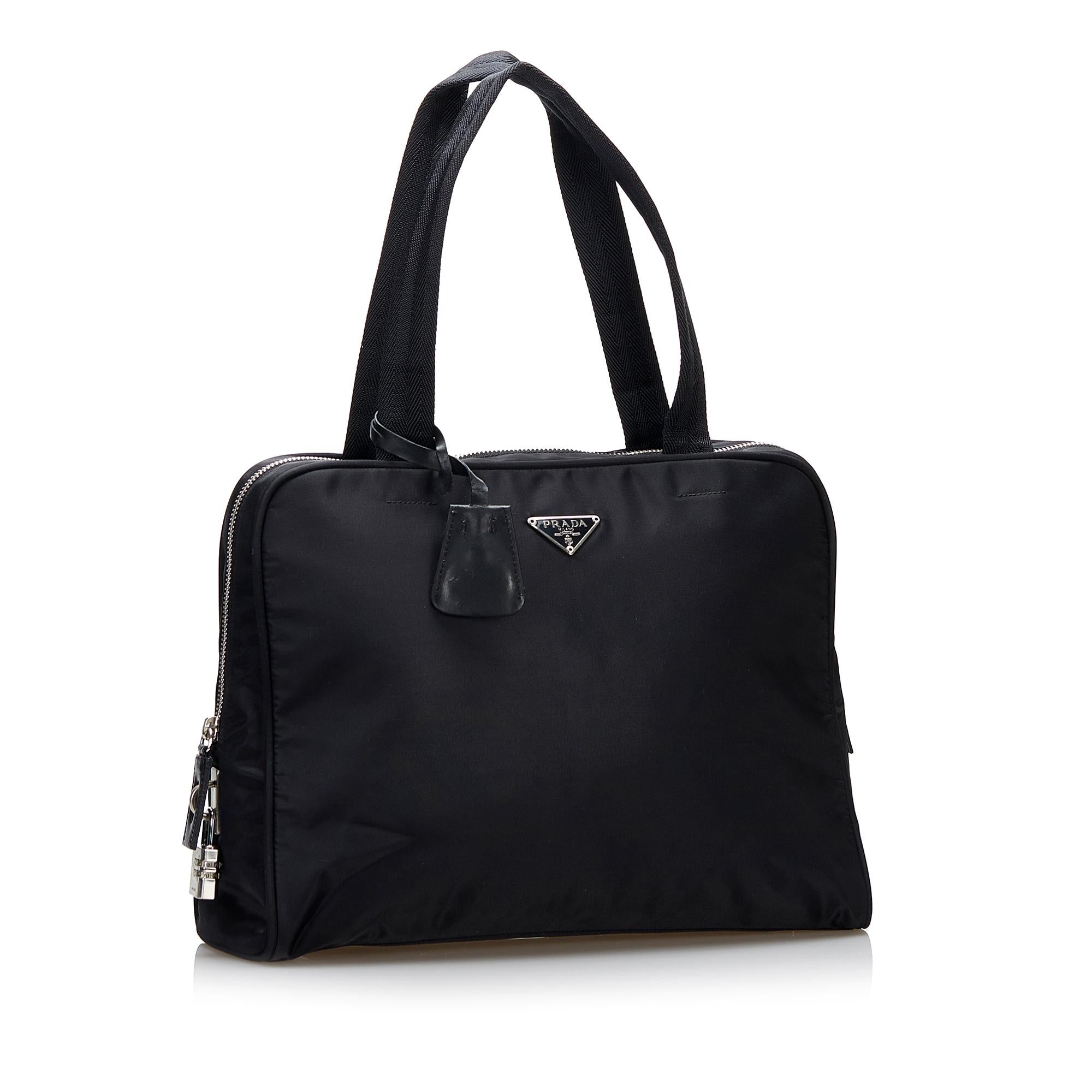 Prada Tessuto Shoulder Bag (SHG-KVLfZd)